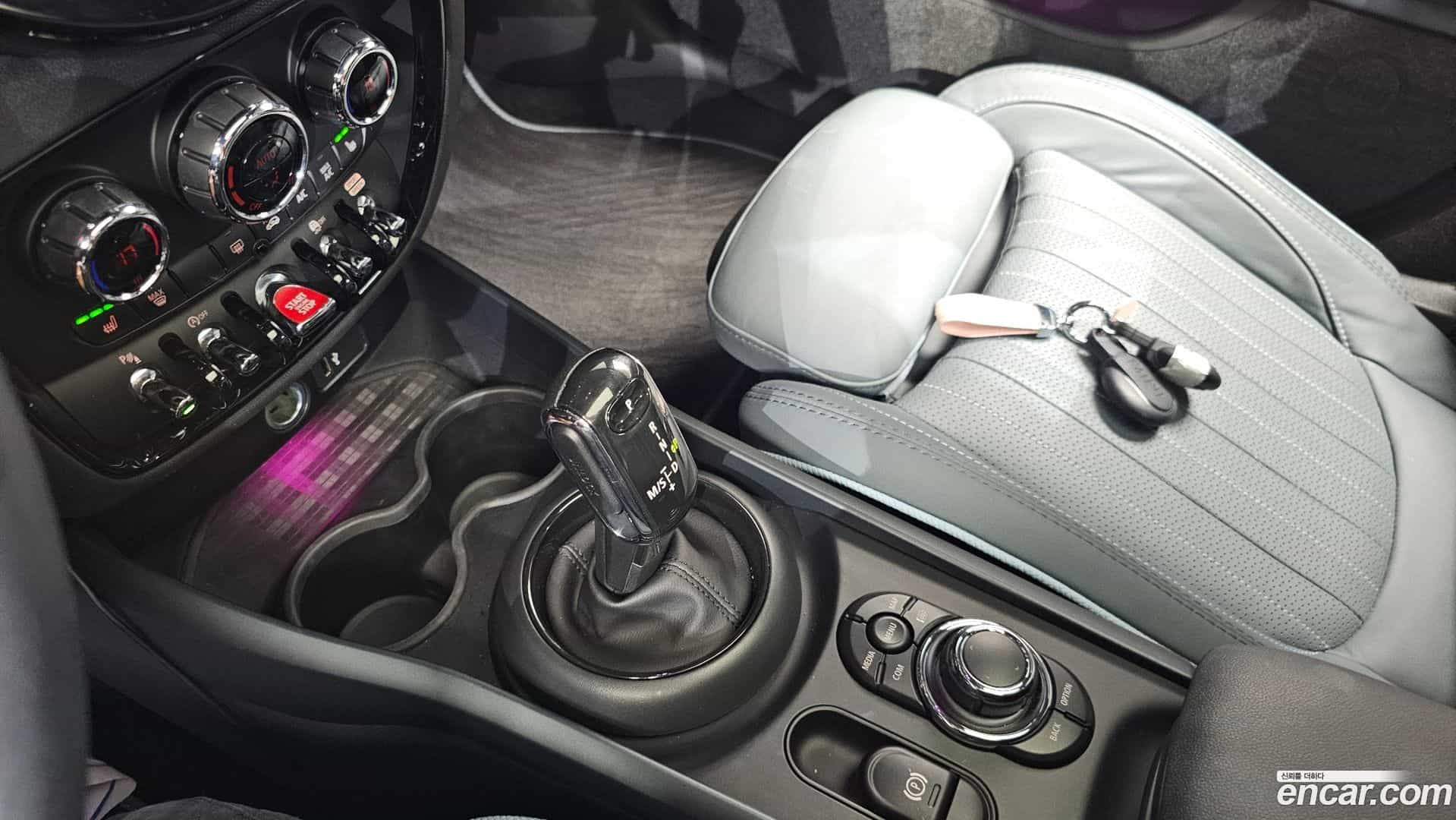 Clubman Mini 2022.8-INNER-009