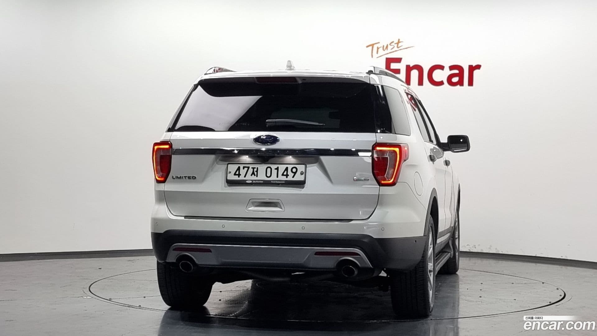 Main__Slider__Photo:Explorer Ford 2016.0-3