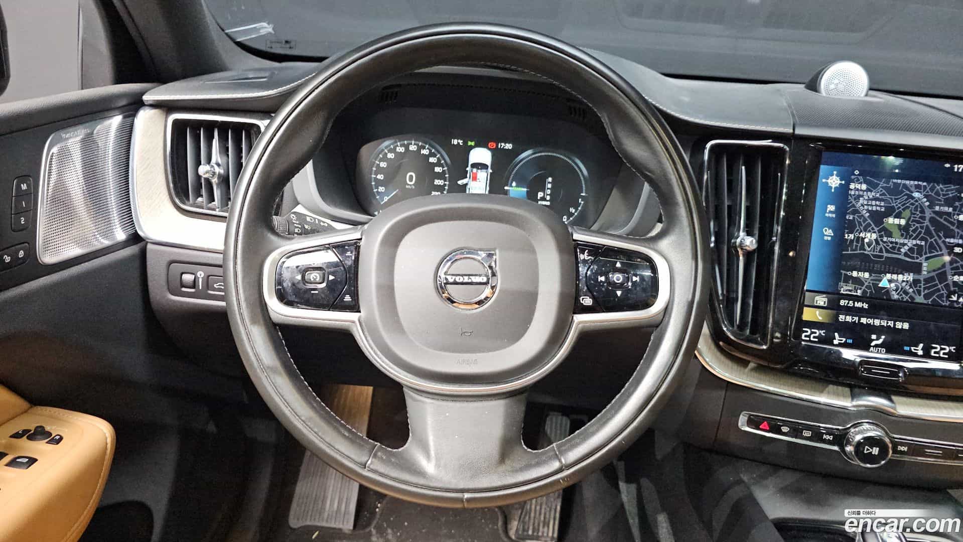XC60 Volvo 2019.6-OPTION-017