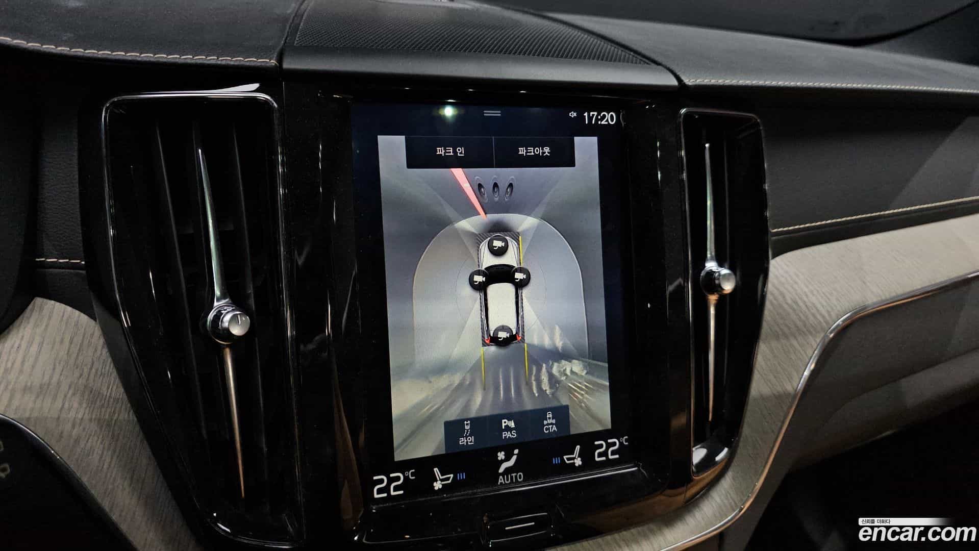 XC60 Volvo 2019.6-OPTION-019