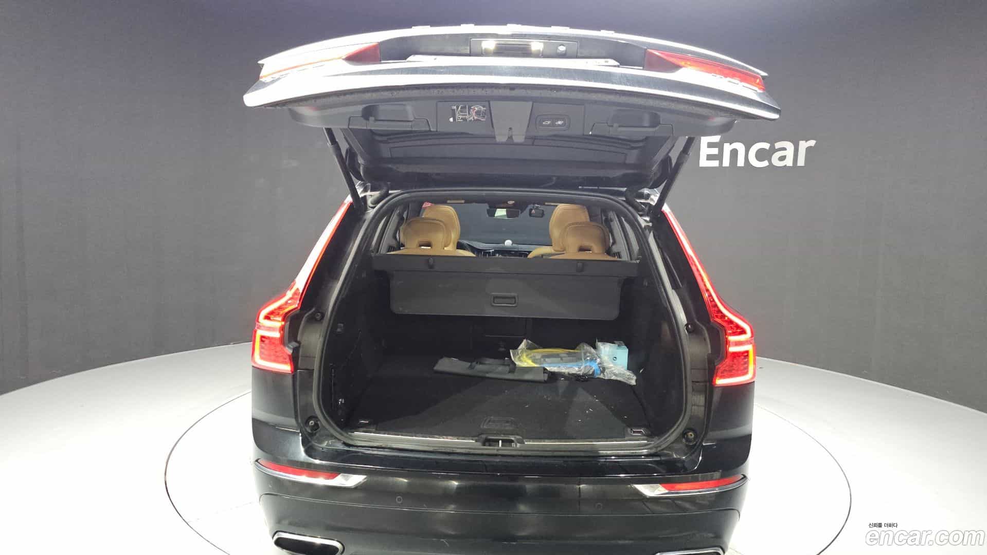 XC60 Volvo 2019.6-OPTION-024