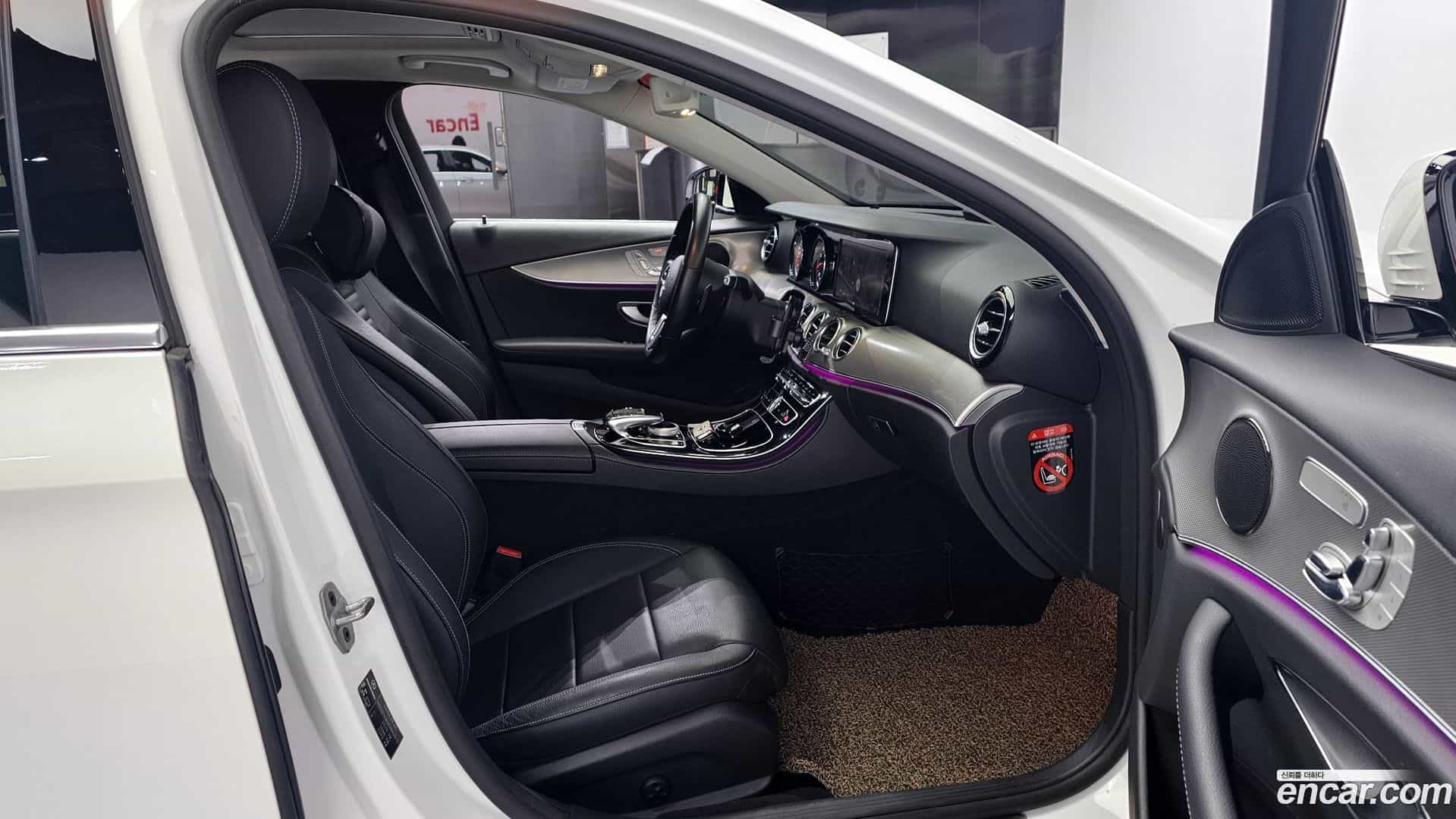 E-Class Mercedes-Benz 2018.10-INNER-010