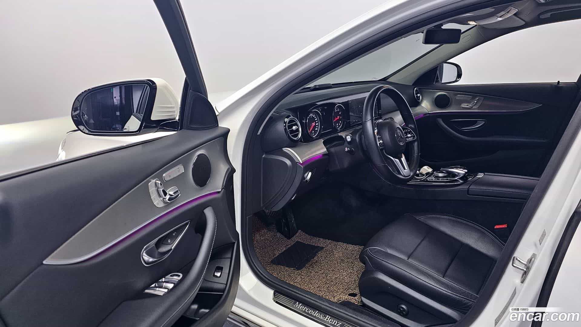 E-Class Mercedes-Benz 2018.10-OPTION-015