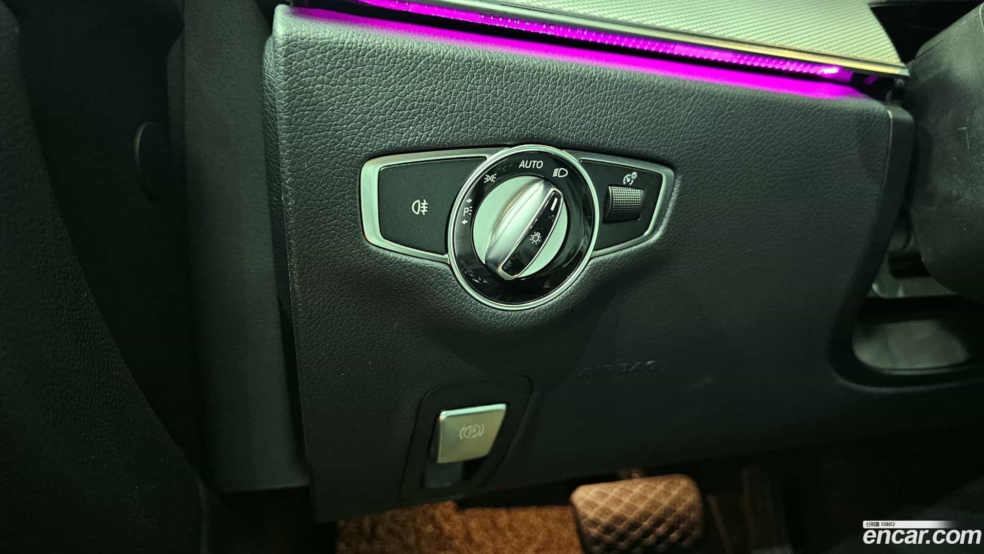 E-Class Mercedes-Benz 2018.10-OPTION-020