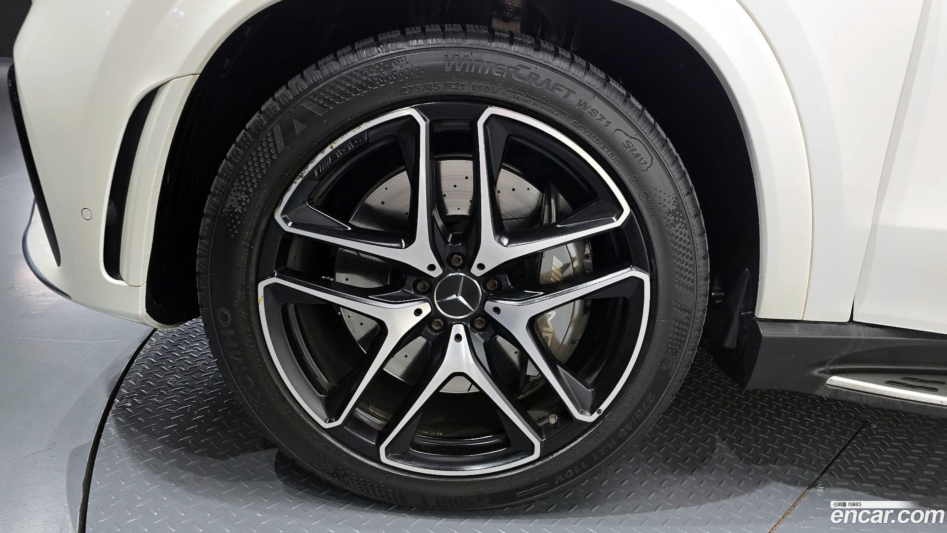 Main__Slider__Photo:GLE-Class Mercedes-Benz 2021.3-4