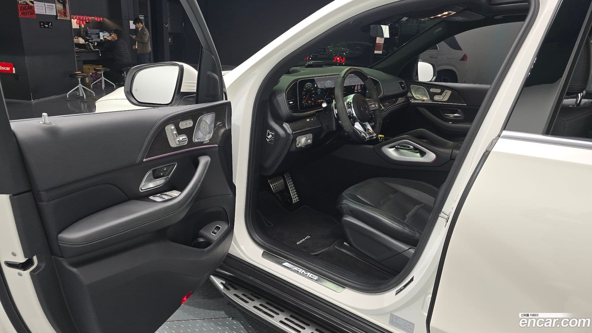 Main__Slider__Photo:GLE-Class Mercedes-Benz 2021.3-10