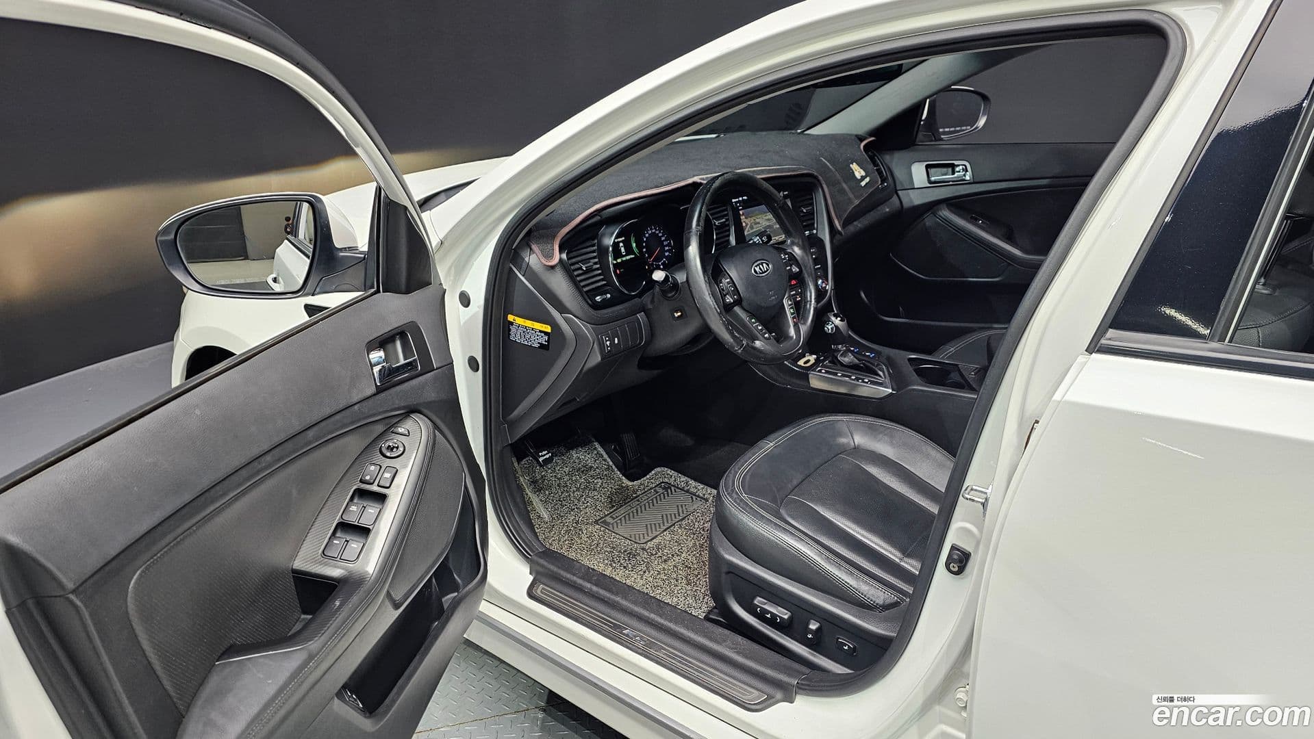 Main__Slider__Photo:K5 Kia 2012.5-10