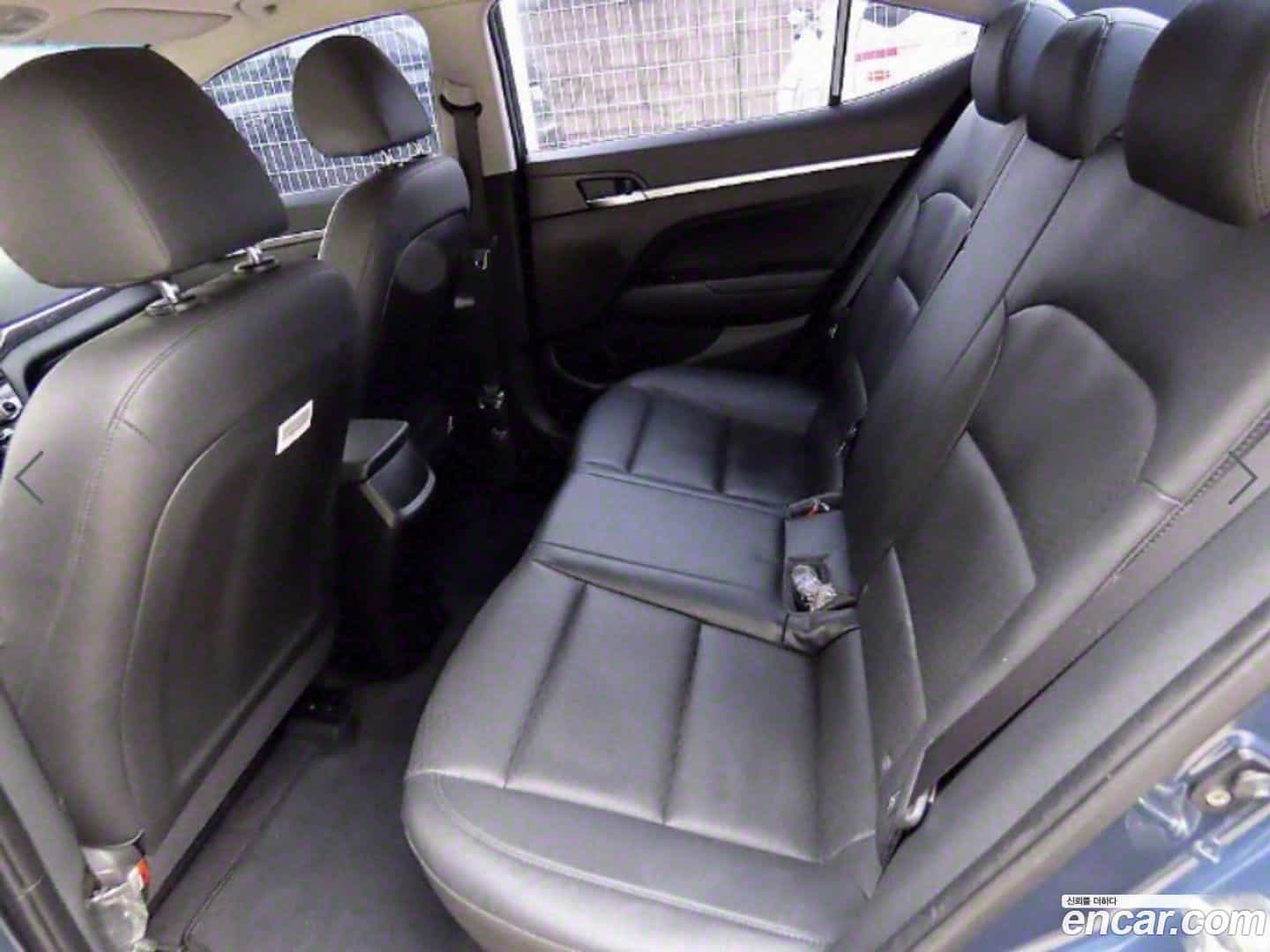 AVANTE Hyundai 2018.10-INNER-006