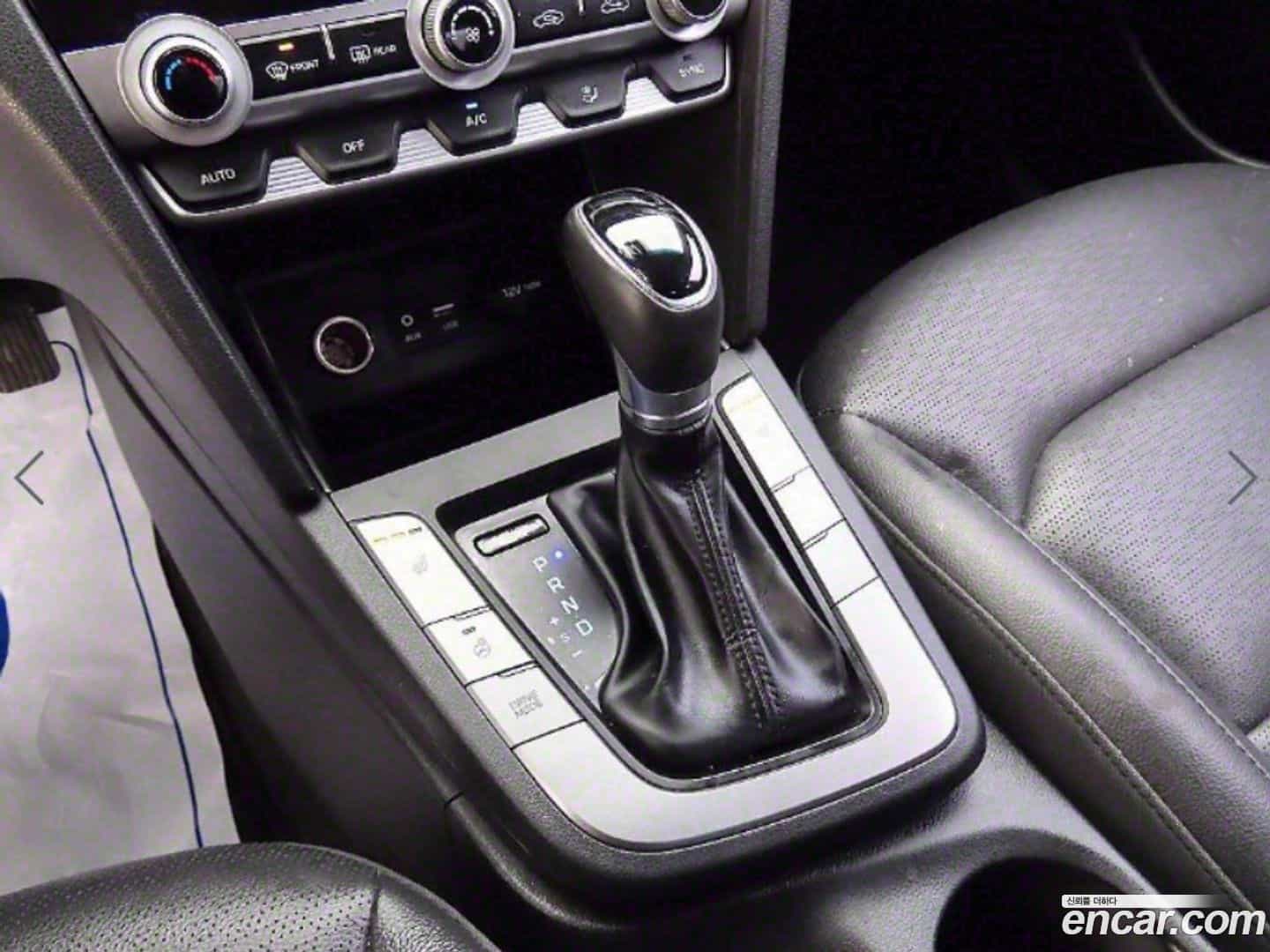 AVANTE Hyundai 2018.10-INNER-010