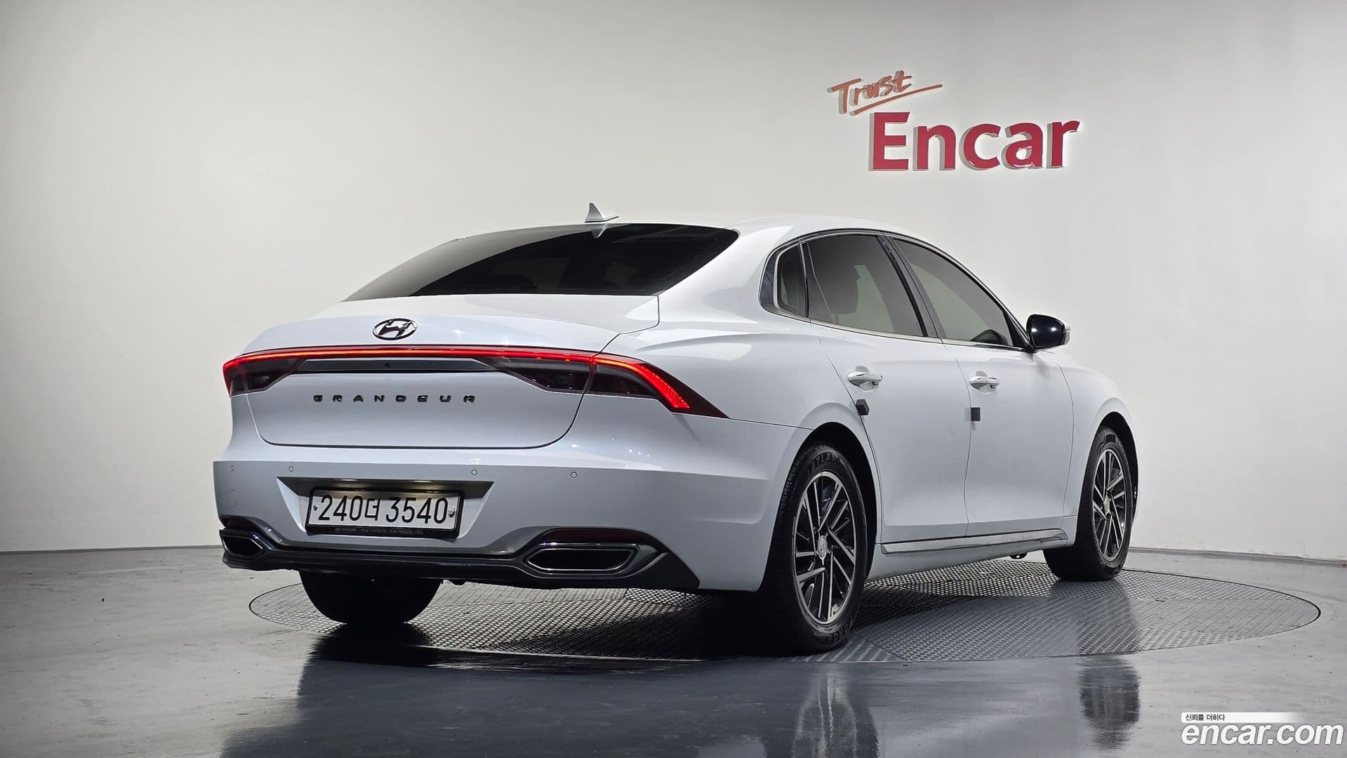 Main__Slider__Photo:Grandeur Hyundai 2020.6-1