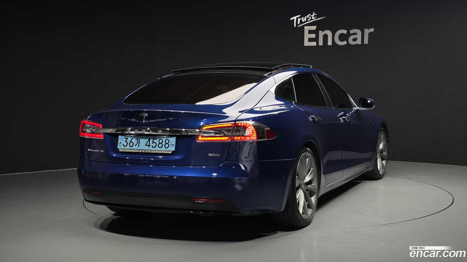 Model S Tesla 2017.11-OUTER-002