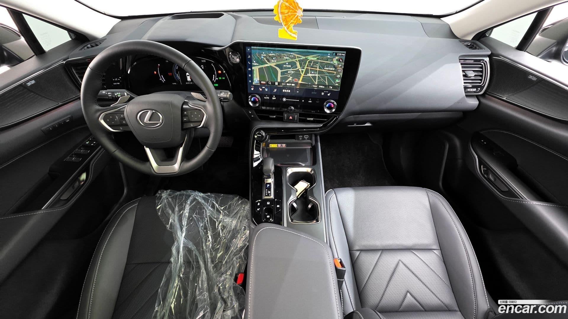 Main__Slider__Photo:NX Lexus 2025.8-6