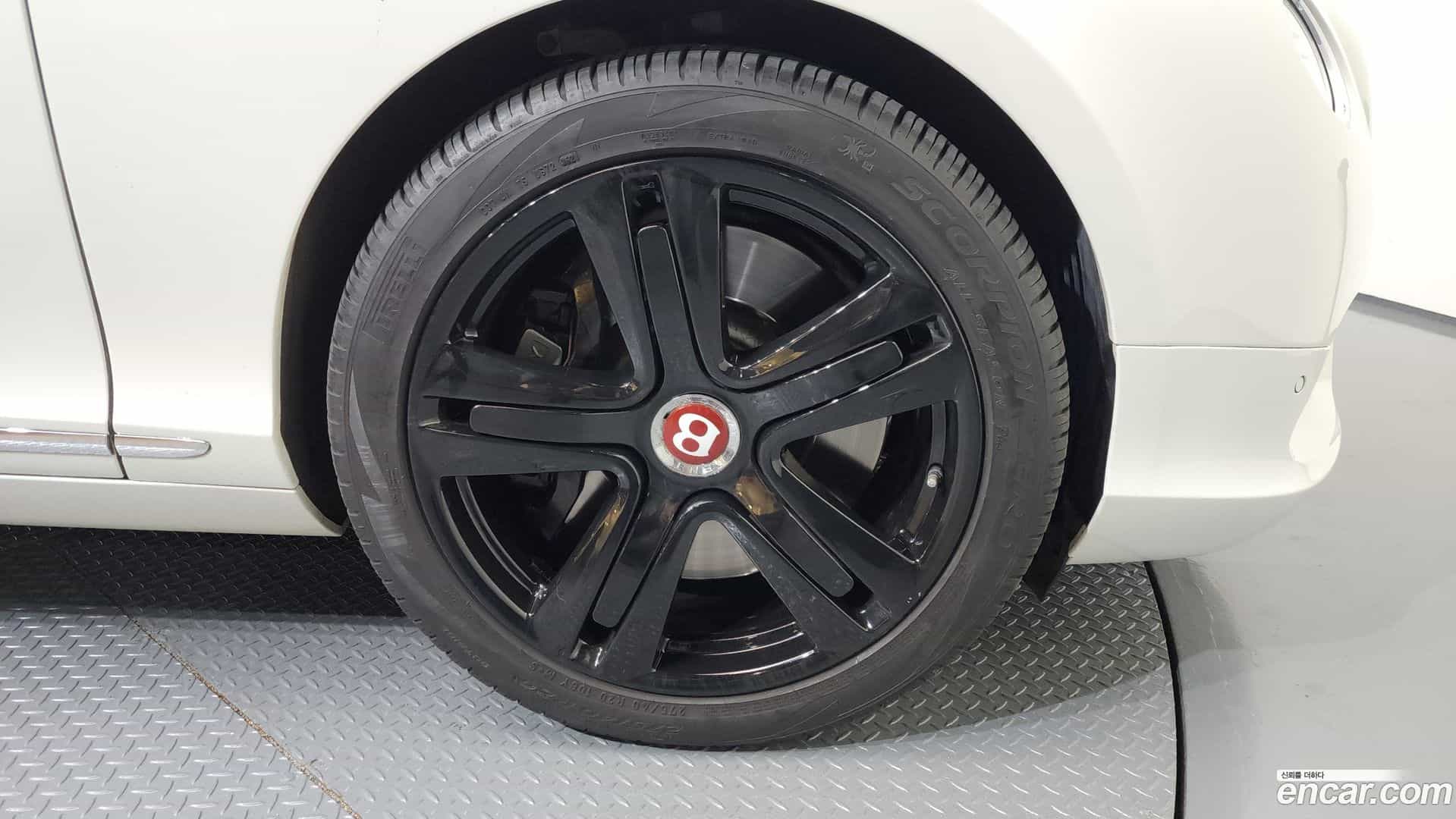 Continental Bentley 2014.2-OUTER-005