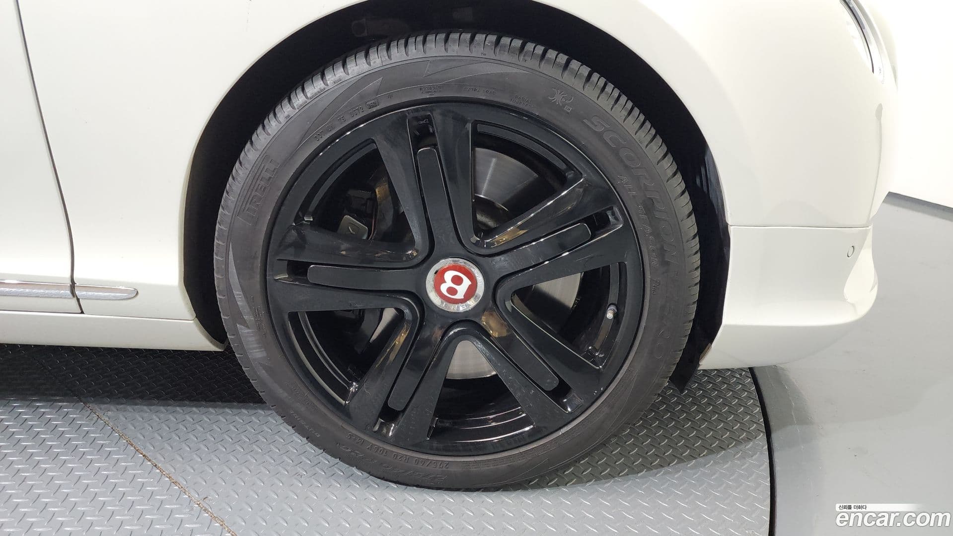 Main__Slider__Photo:Continental Bentley 2014.2-4