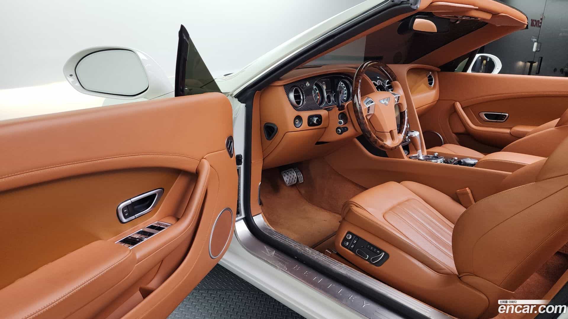 Continental Bentley 2014.2-INNER-010