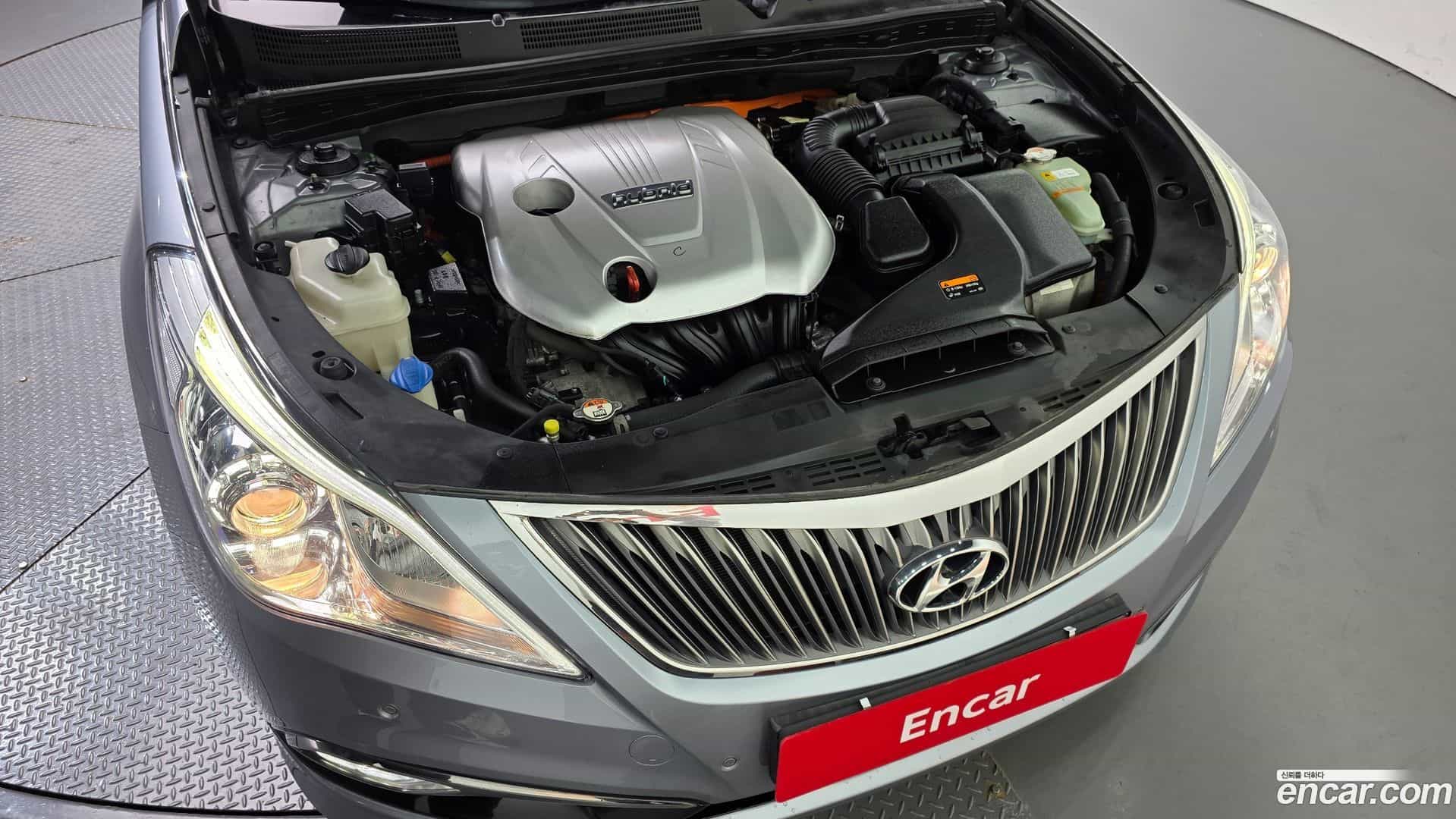 Grandeur Hyundai 2015.10-INNER-006