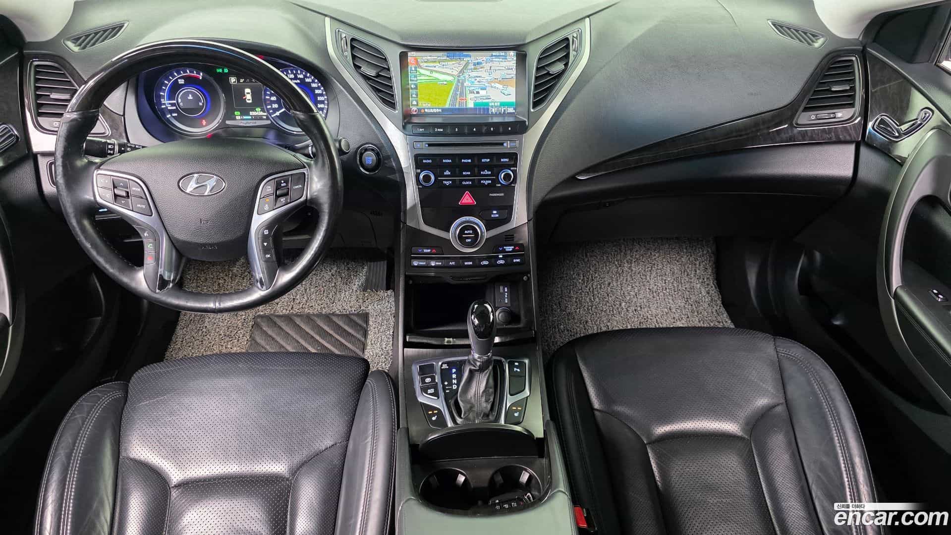 Grandeur Hyundai 2015.10-INNER-007