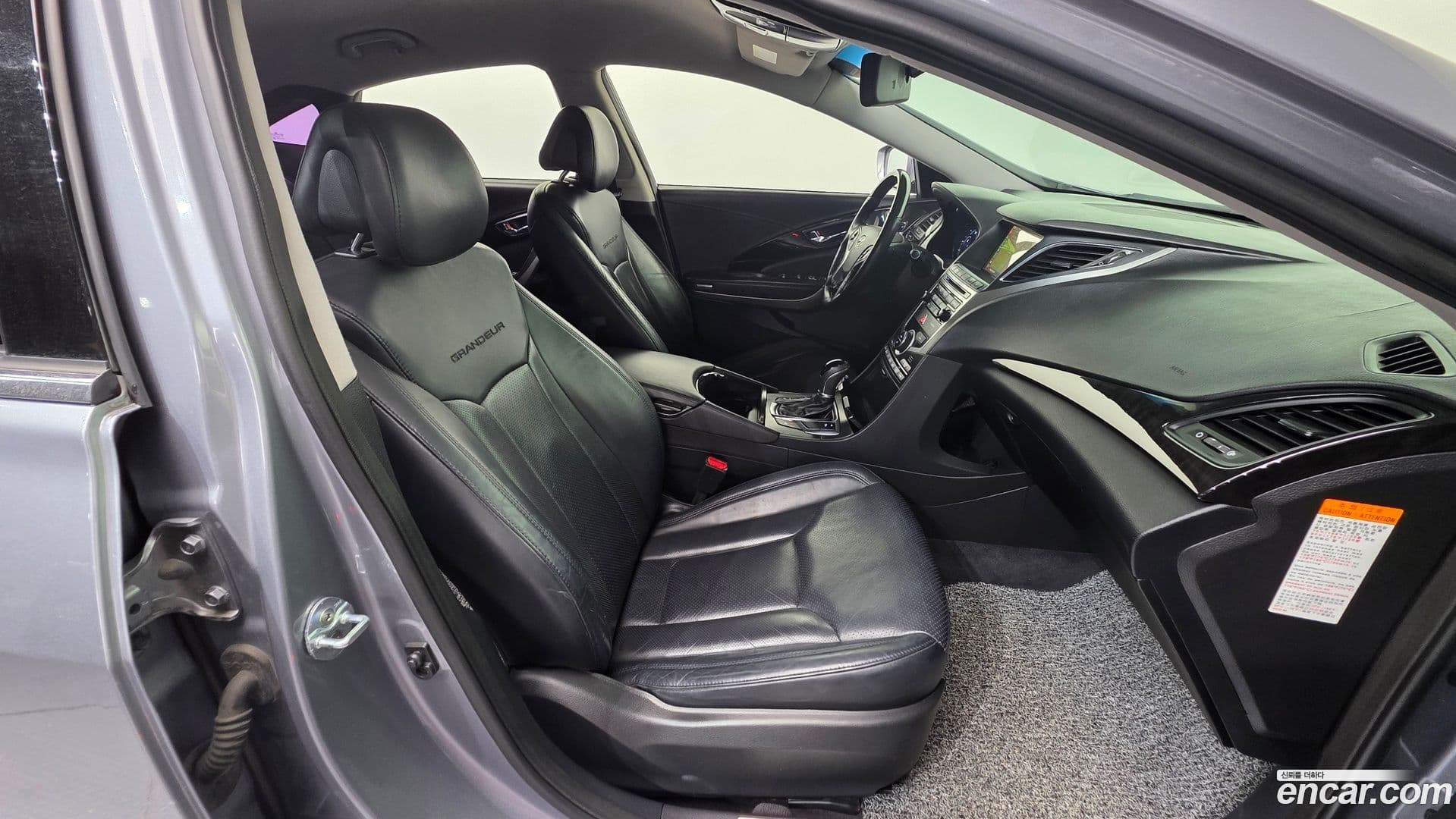 Main__Slider__Photo:Grandeur Hyundai 2015.10-9