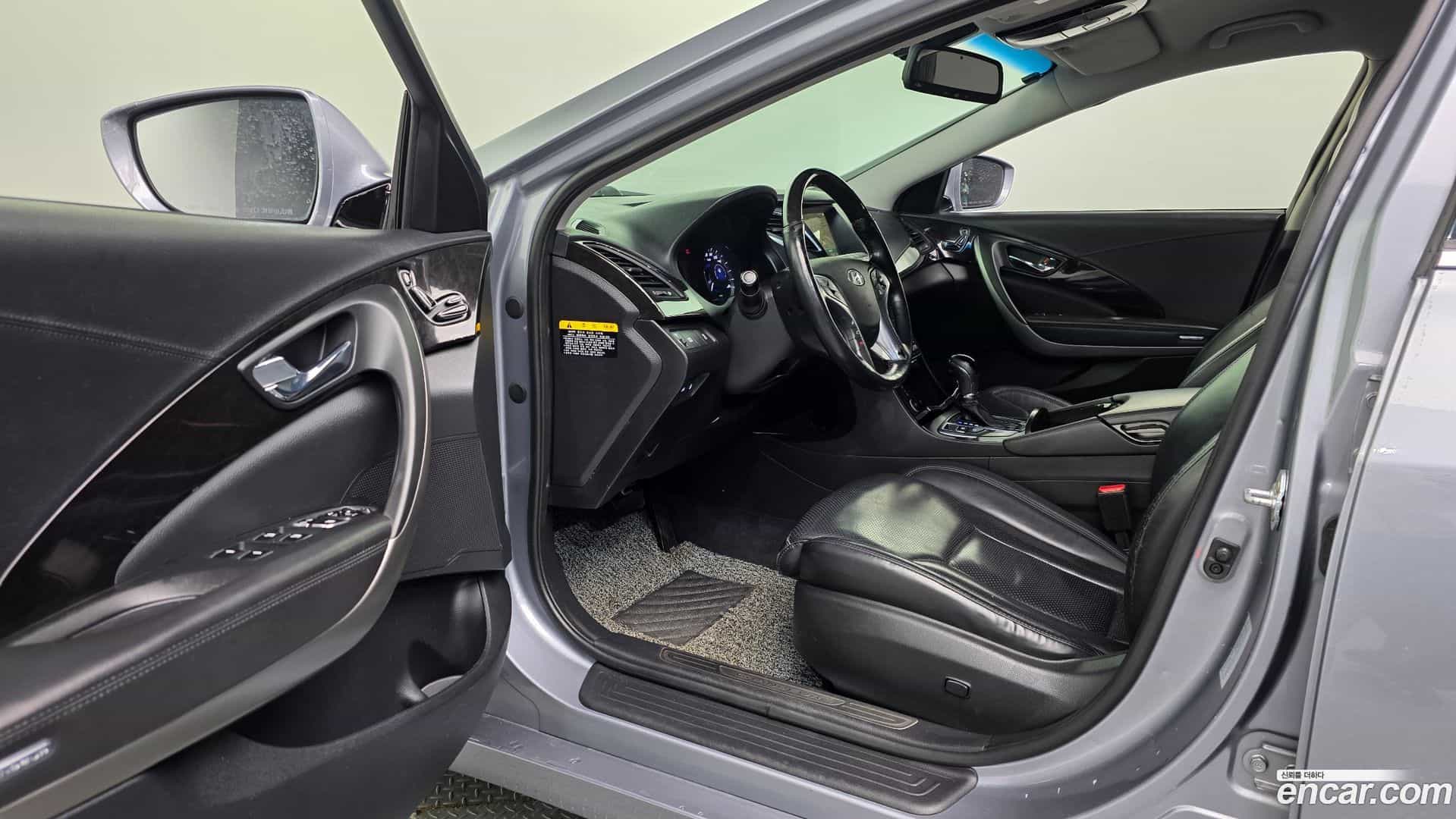 Grandeur Hyundai 2015.10-OPTION-015