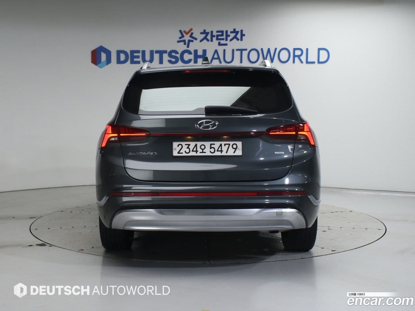 Main__Slider__Photo:Santafe Hyundai 2020.5-3