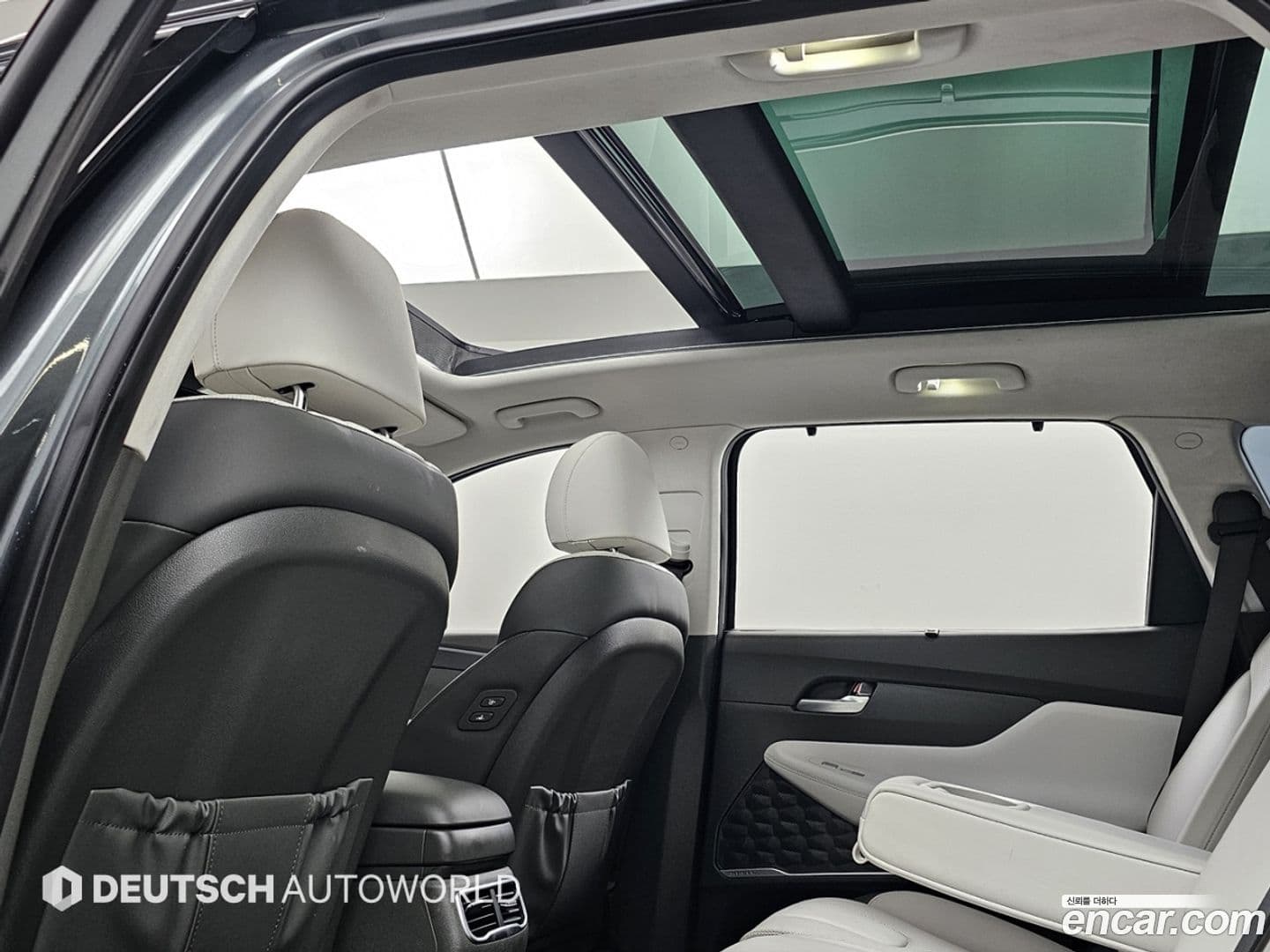 Main__Slider__Photo:Santafe Hyundai 2020.5-4