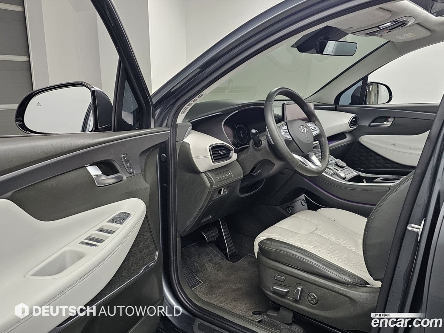 Main__Slider__Photo:Santafe Hyundai 2020.5-6