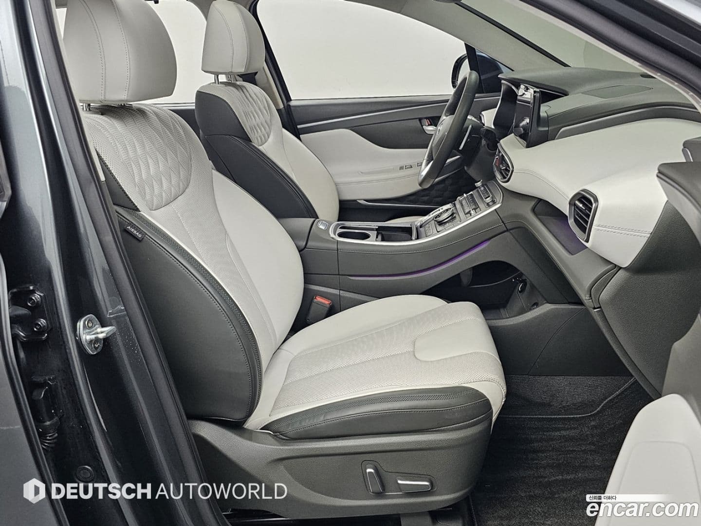 Main__Slider__Photo:Santafe Hyundai 2020.5-7