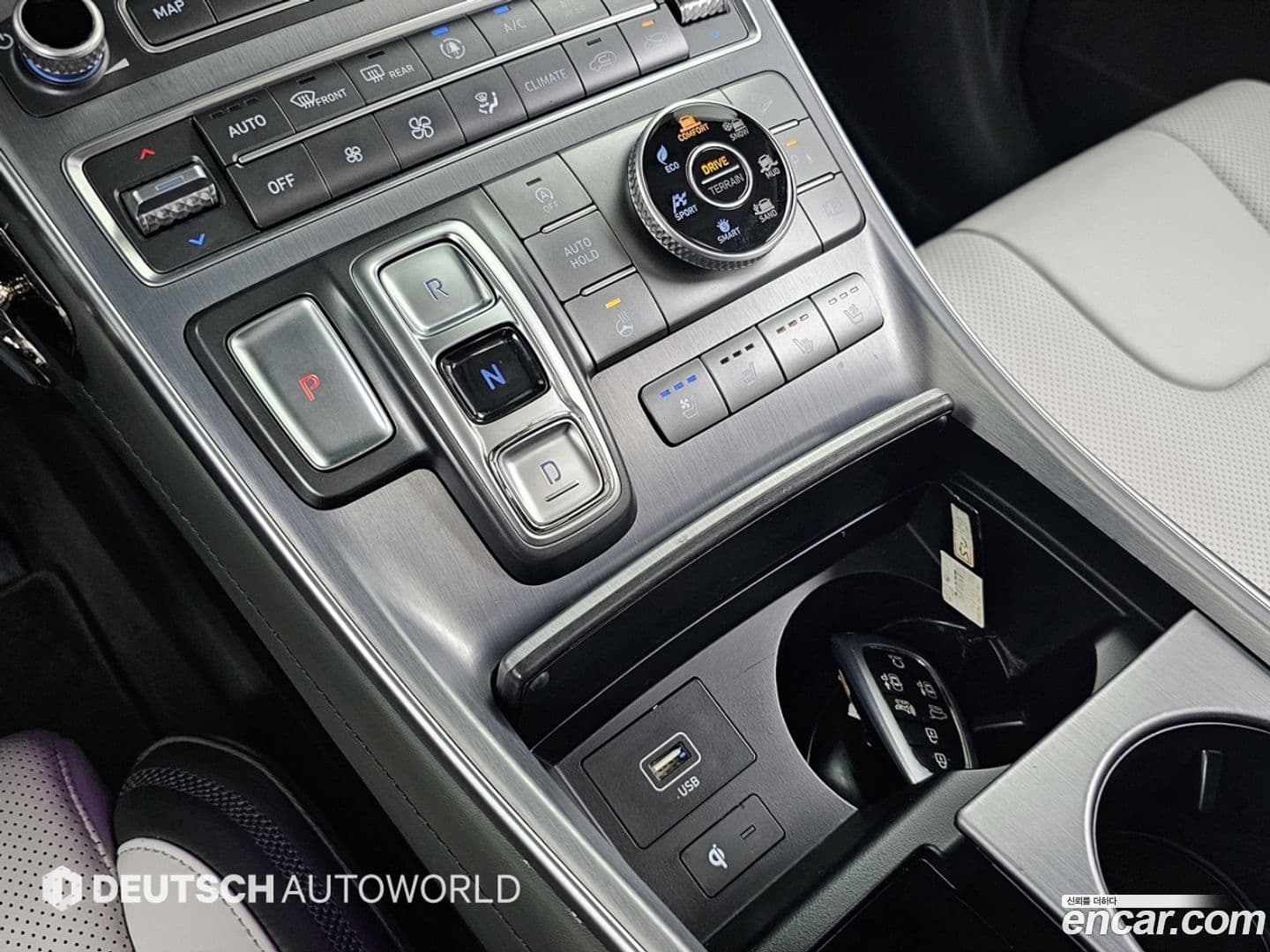 Main__Slider__Photo:Santafe Hyundai 2020.5-11