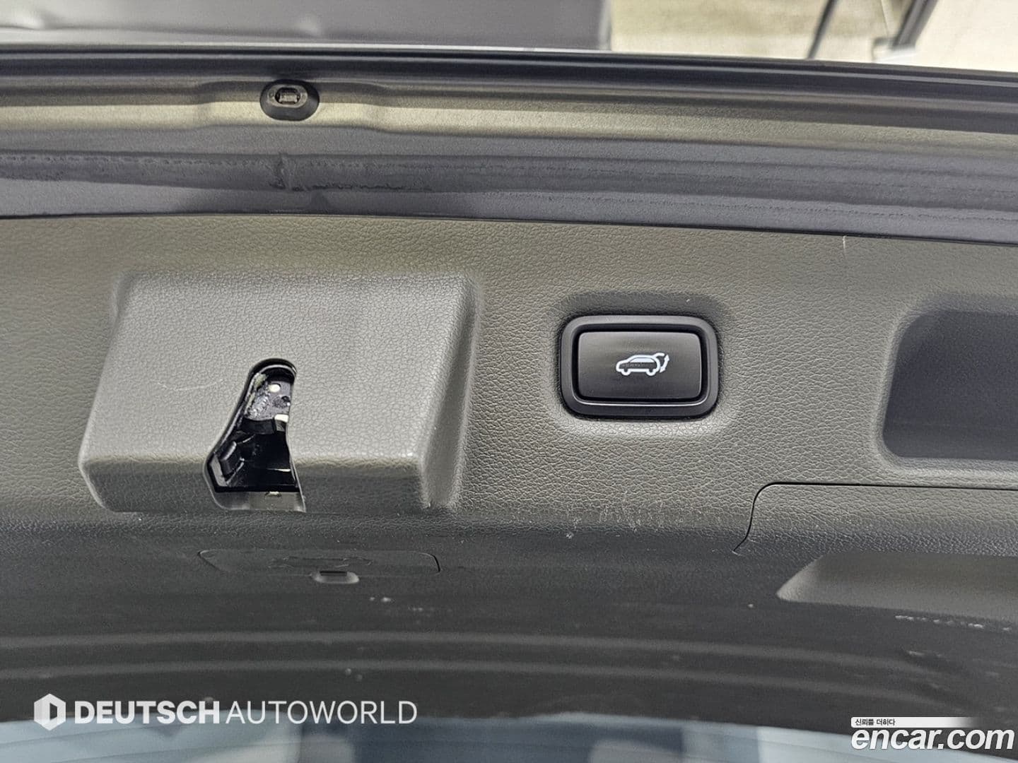 Main__Slider__Photo:Santafe Hyundai 2020.5-17