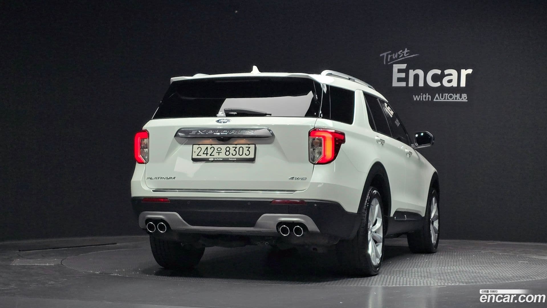 Main__Slider__Photo:Explorer Ford 2021.11-3