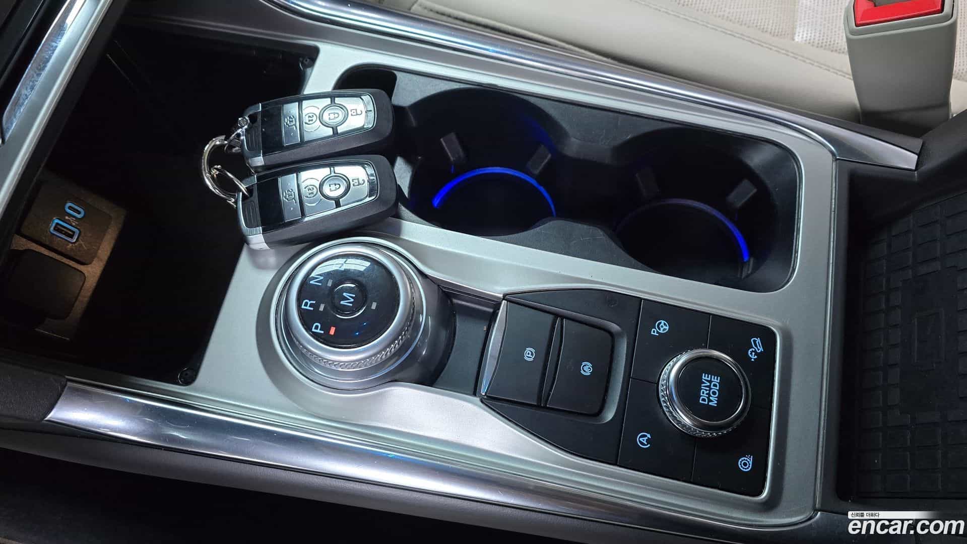 Explorer Ford 2021.11-INNER-009