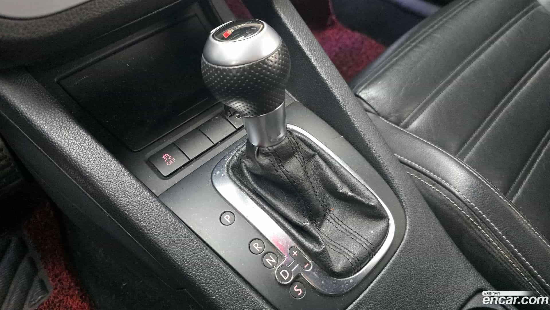 Scirocco Volkswagen 2012.5-INNER-009