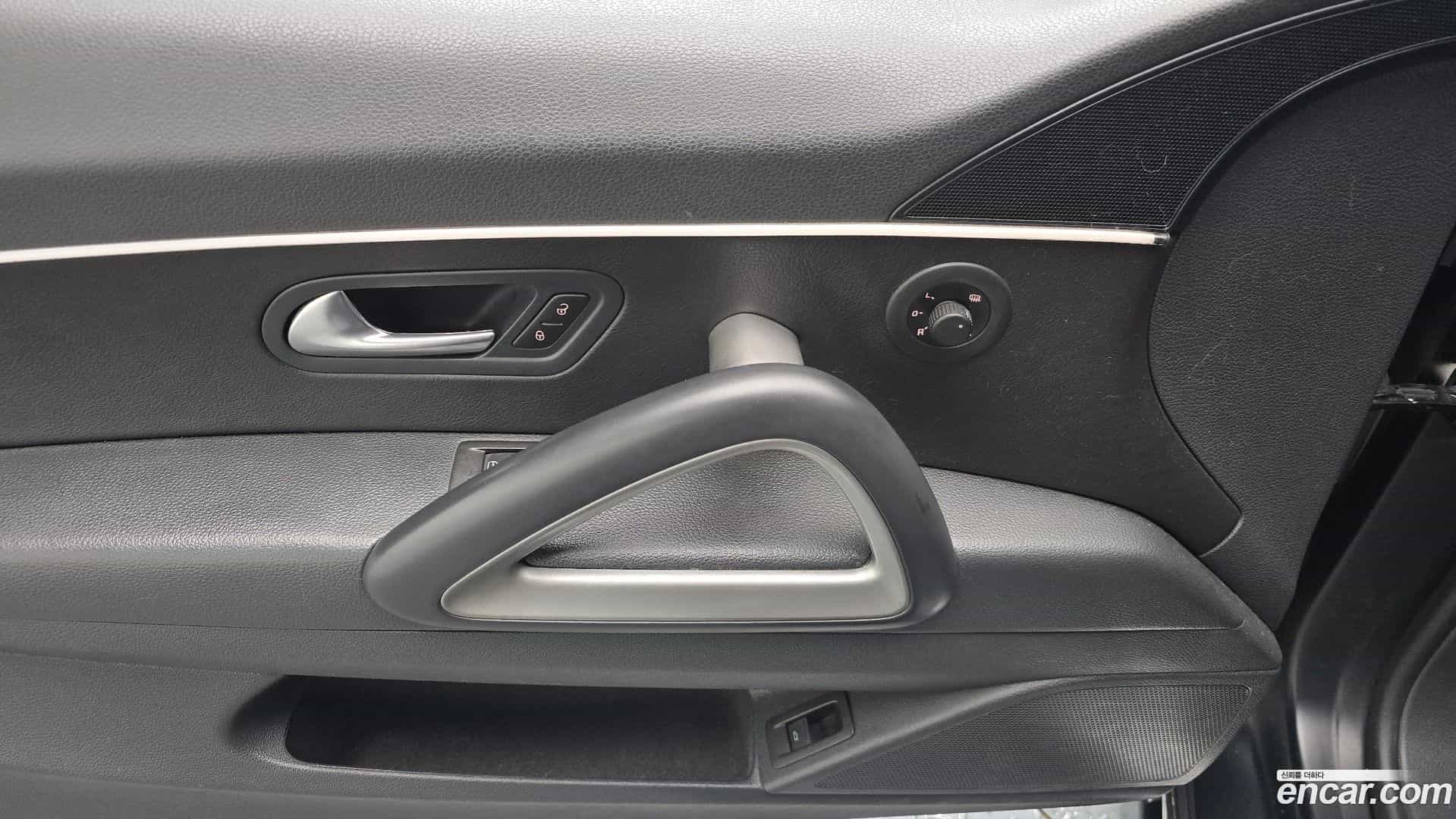 Scirocco Volkswagen 2012.5-OPTION-021