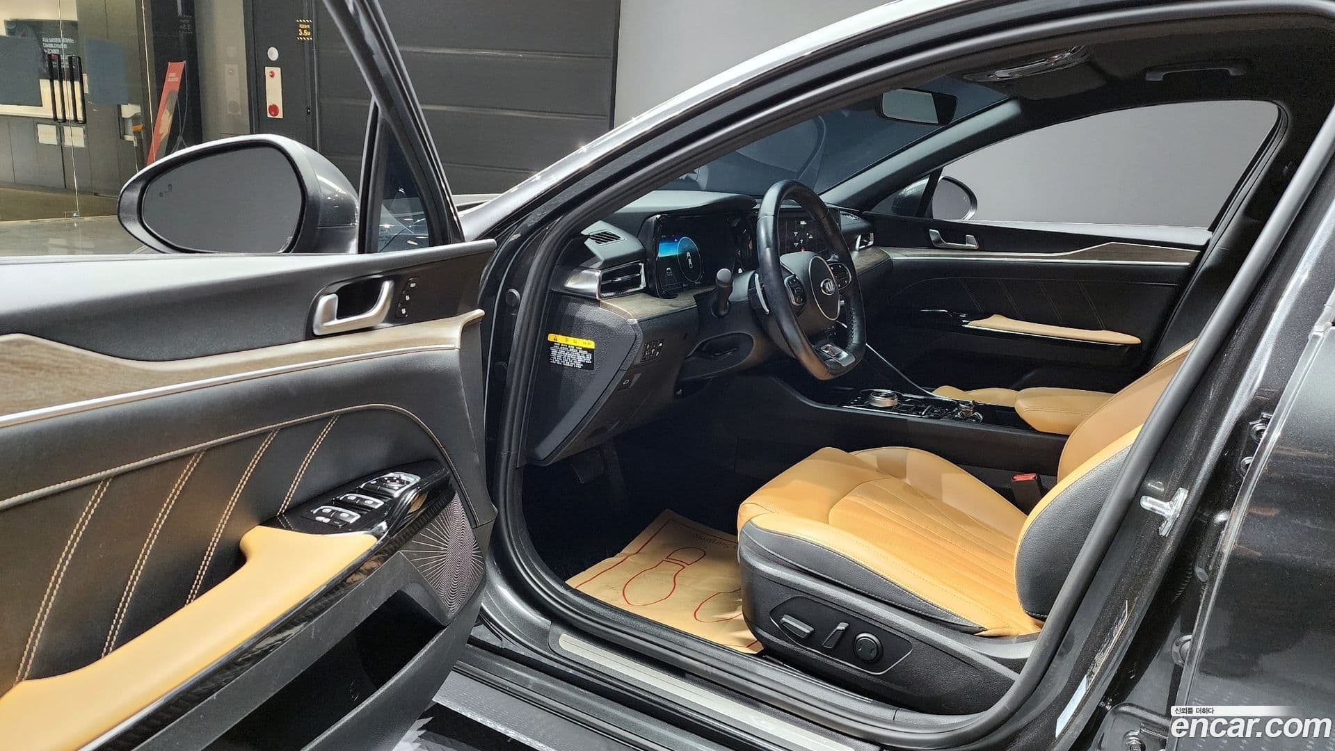 Main__Slider__Photo:K5 Kia 2020.5-10