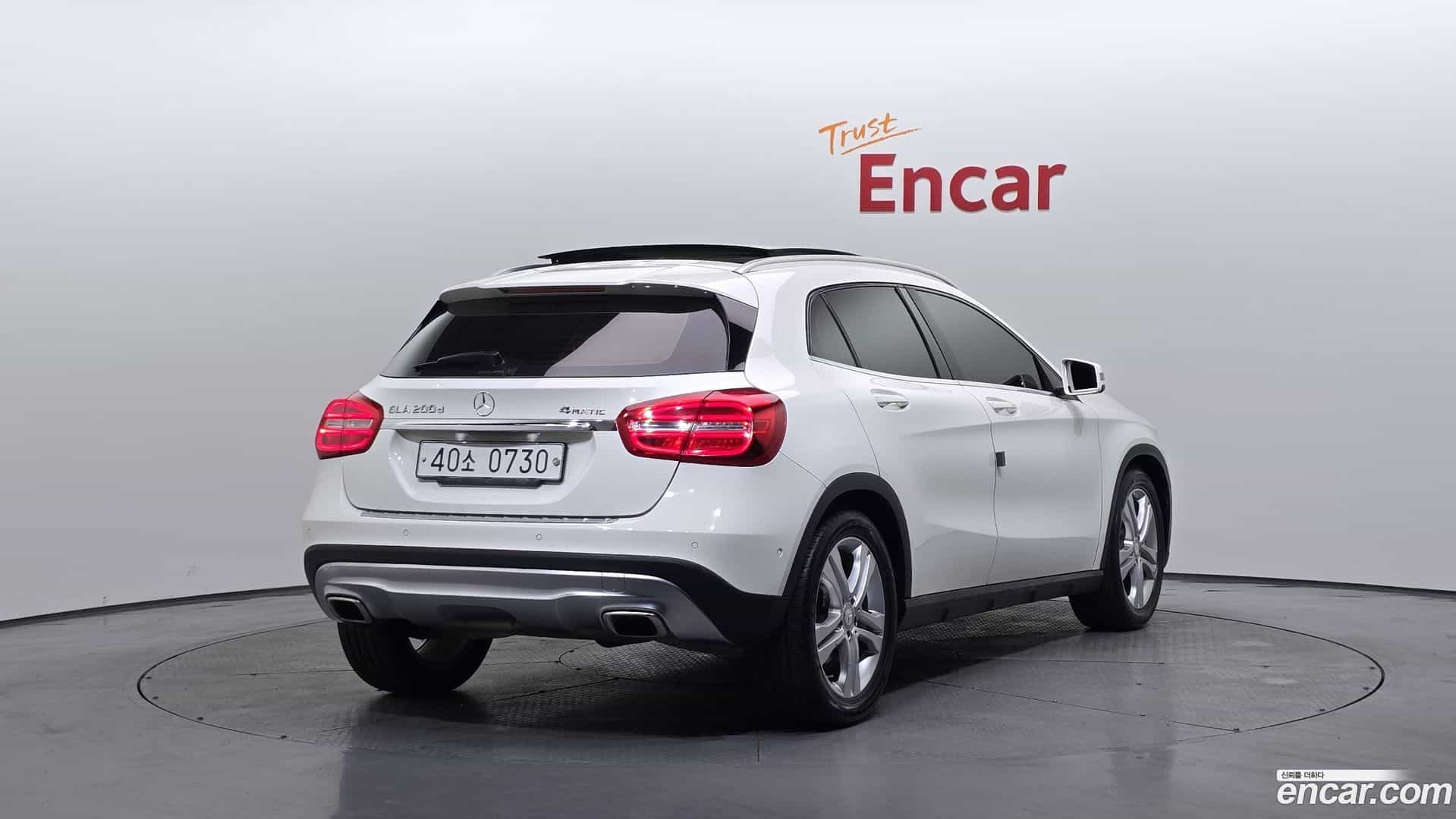 GLA-Class Mercedes-Benz 2016.4-OUTER-002