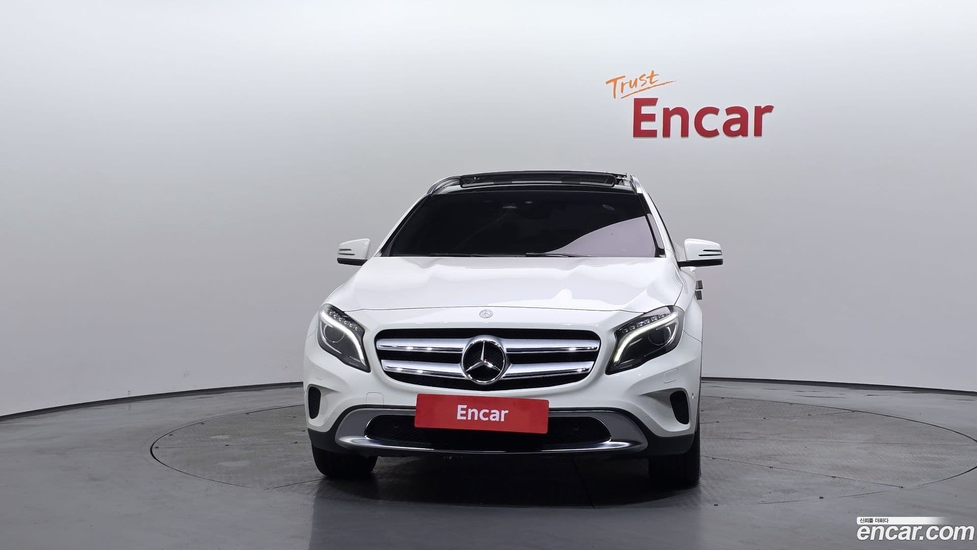 Main__Slider__Photo:GLA-Class Mercedes-Benz 2016.4-2