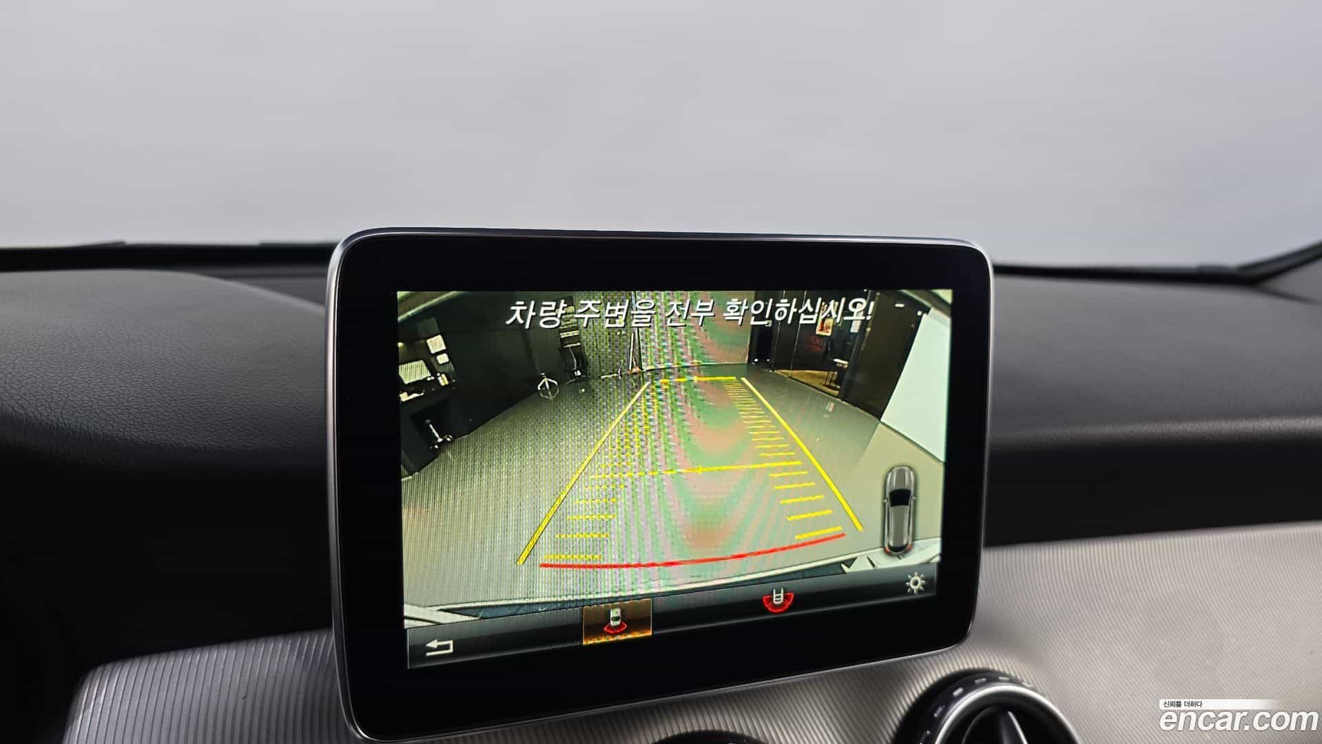 GLA-Class Mercedes-Benz 2016.4-OPTION-019