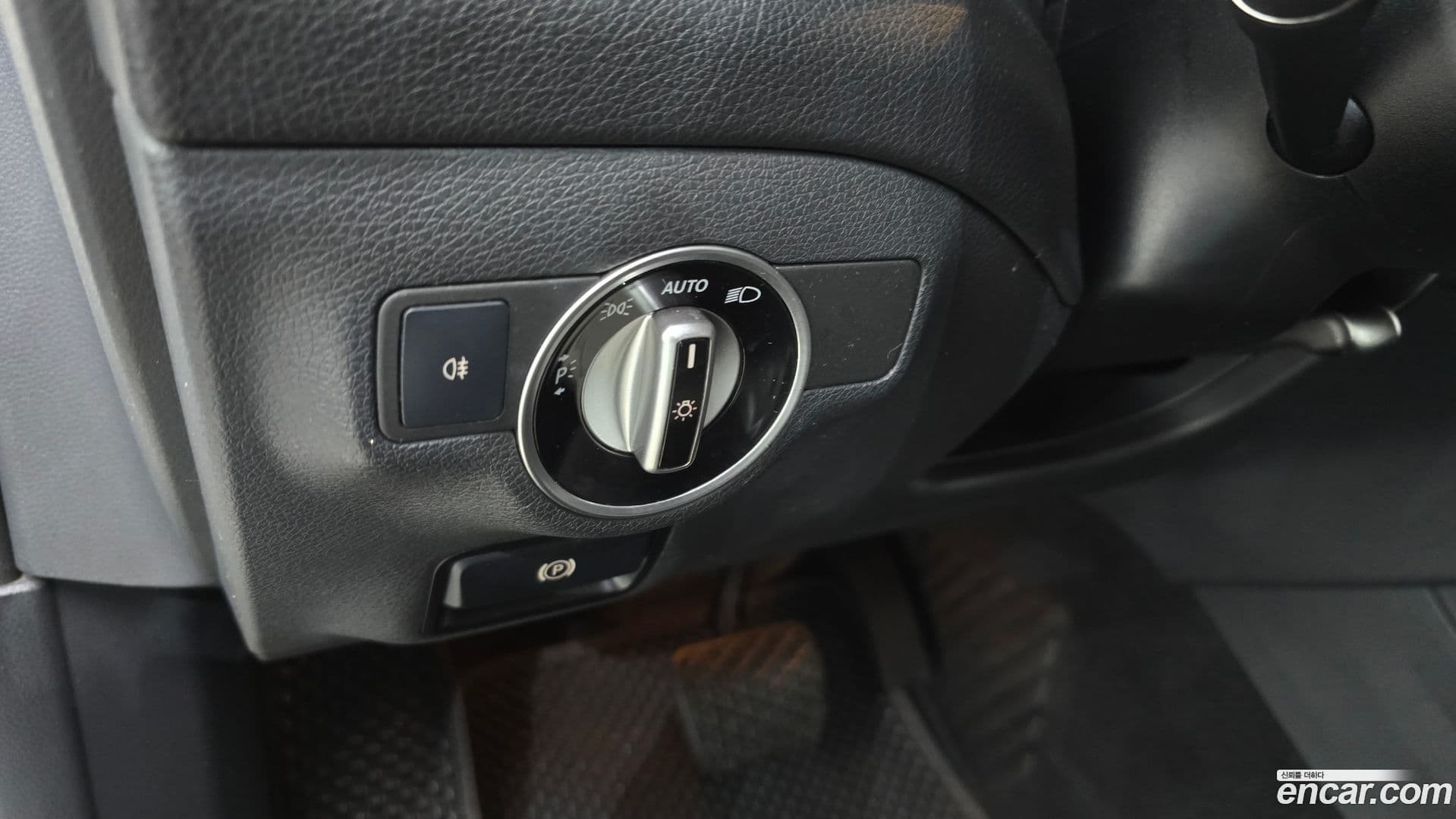 Main__Slider__Photo:GLA-Class Mercedes-Benz 2016.4-16