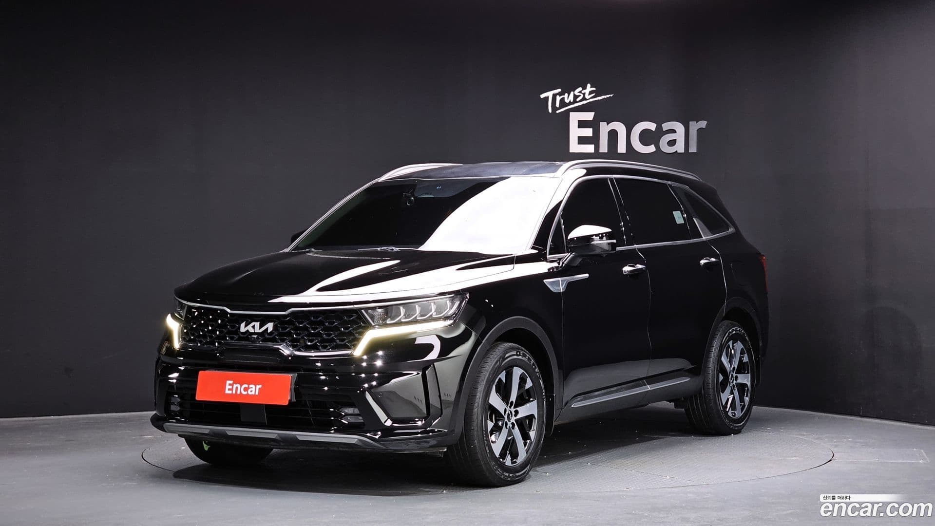 Main__Slider__Photo:Sorento Kia 2021.6-0