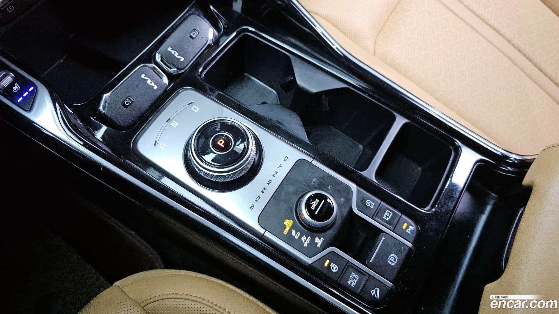 Main__Slider__Photo:Sorento Kia 2021.6-8