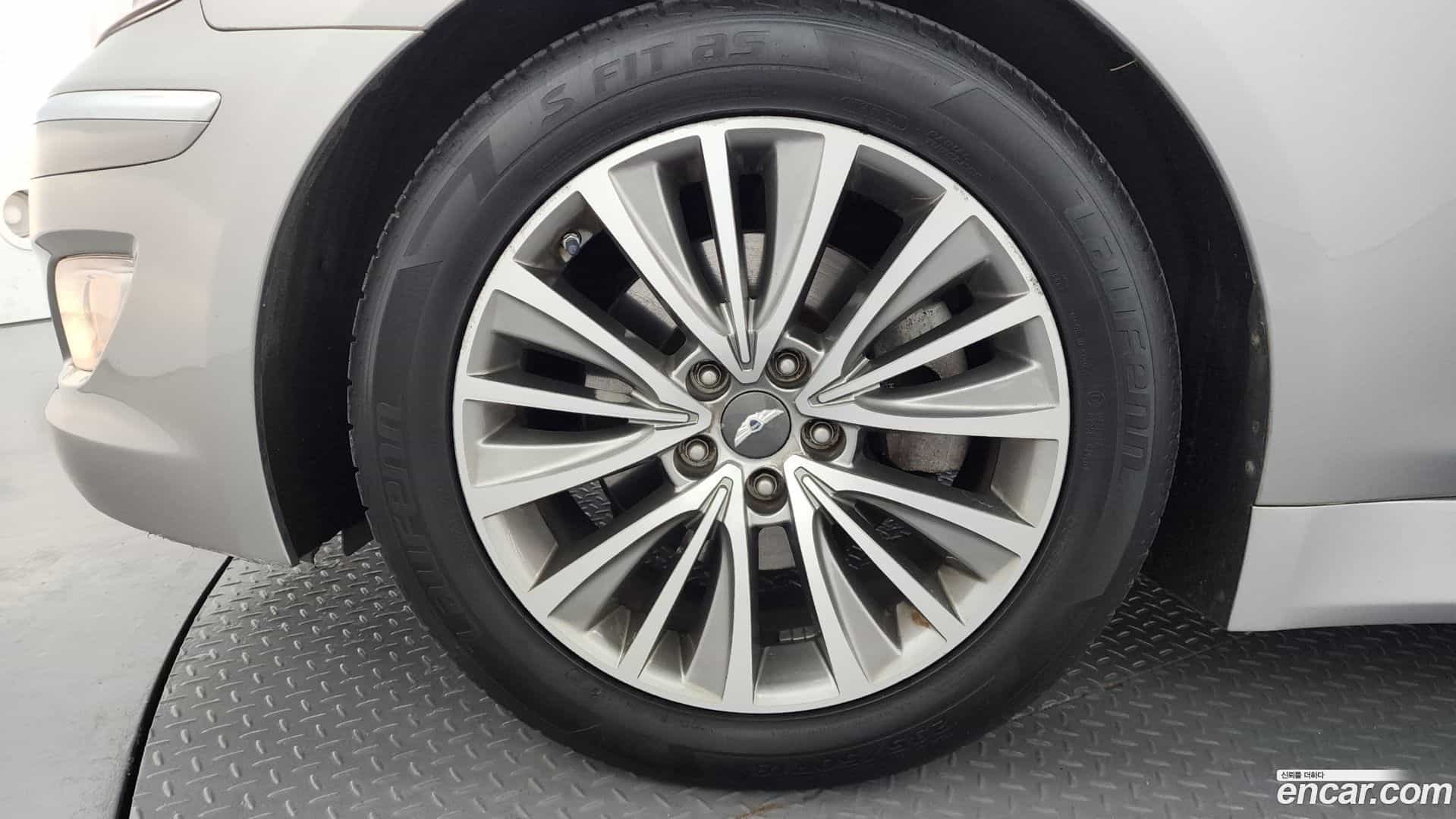 Genesis Hyundai 2013.4-OUTER-005