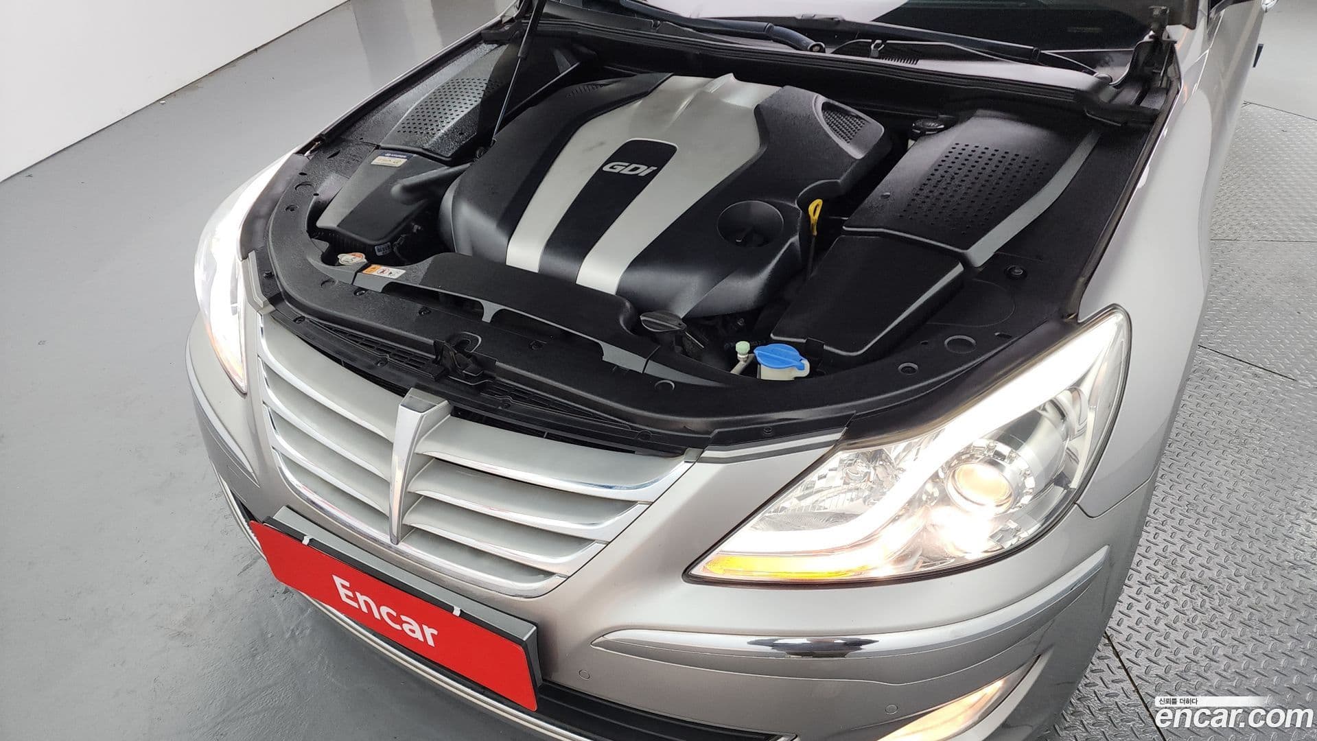 Main__Slider__Photo:Genesis Hyundai 2013.4-5