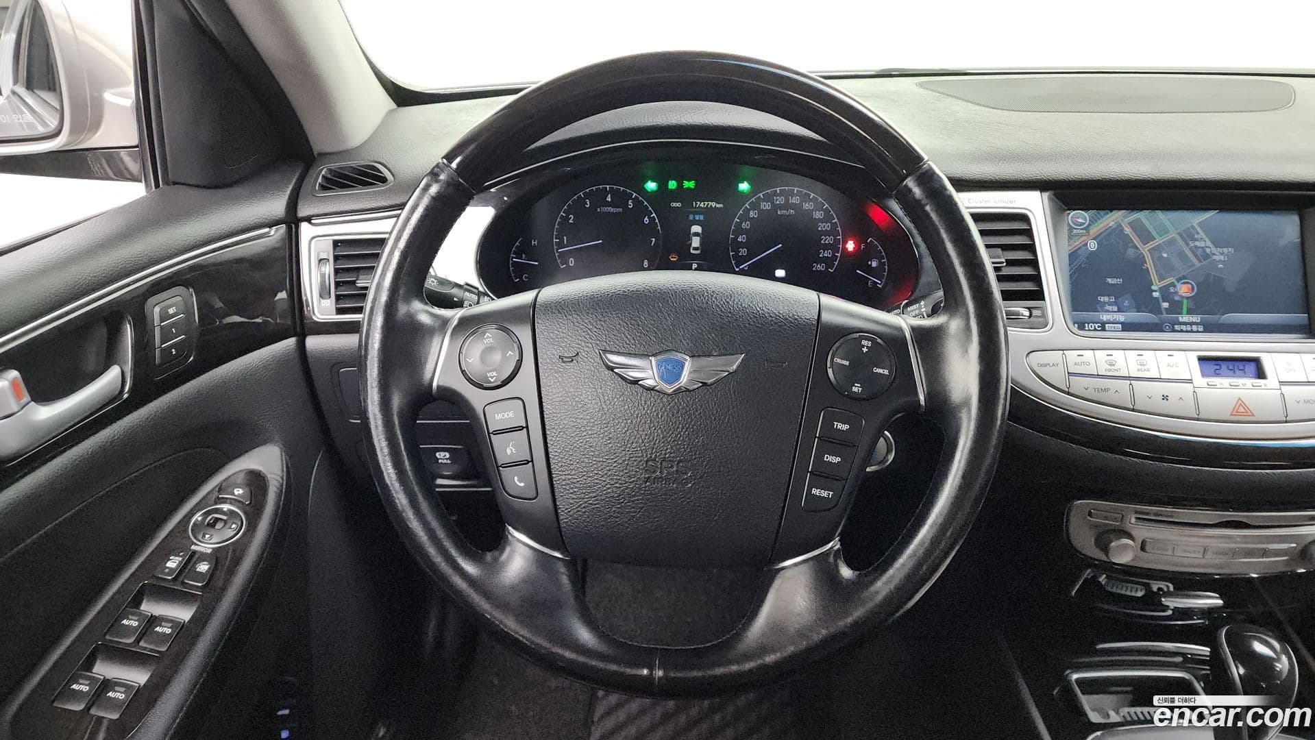 Main__Slider__Photo:Genesis Hyundai 2013.4-12