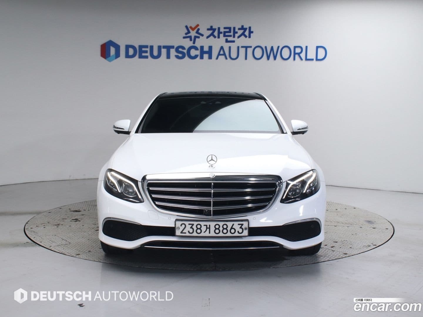 Main__Slider__Photo:E-Class Mercedes-Benz 2019.11-2
