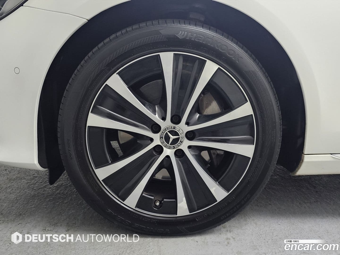 Main__Slider__Photo:E-Class Mercedes-Benz 2019.11-4