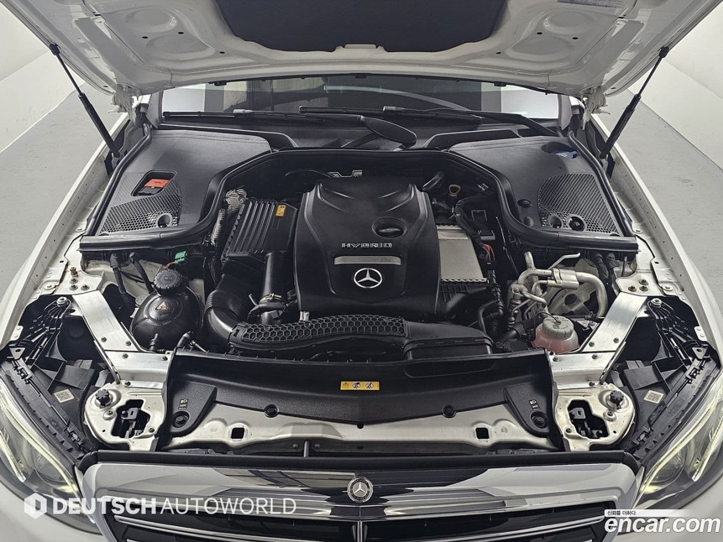 Main__Slider__Photo:E-Class Mercedes-Benz 2019.11-5