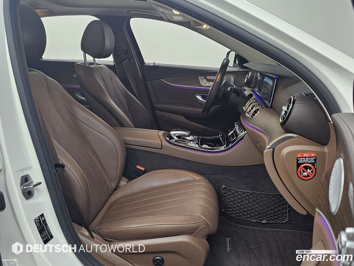 Main__Slider__Photo:E-Class Mercedes-Benz 2019.11-9