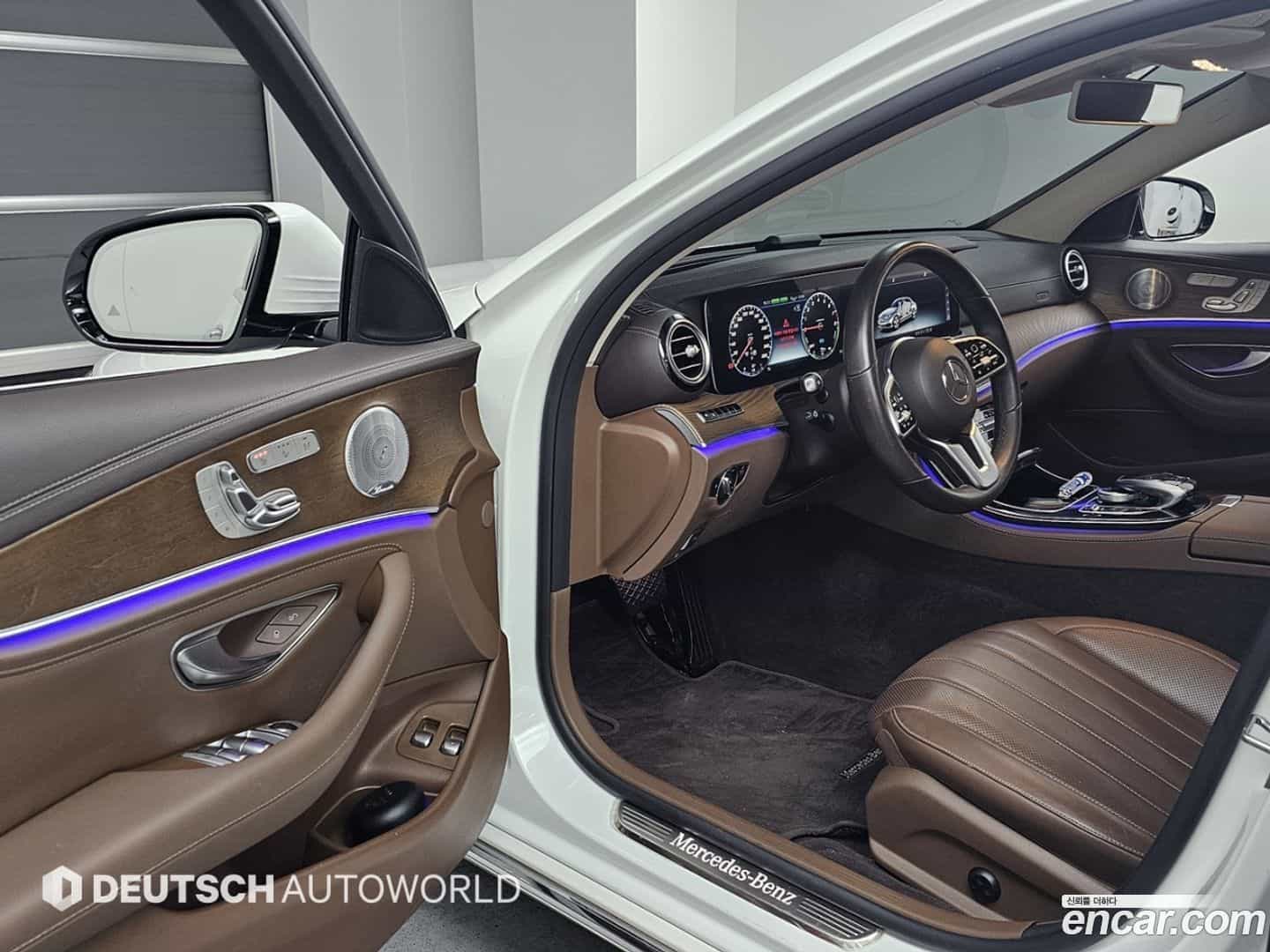 E-Class Mercedes-Benz 2019.11-OPTION-015