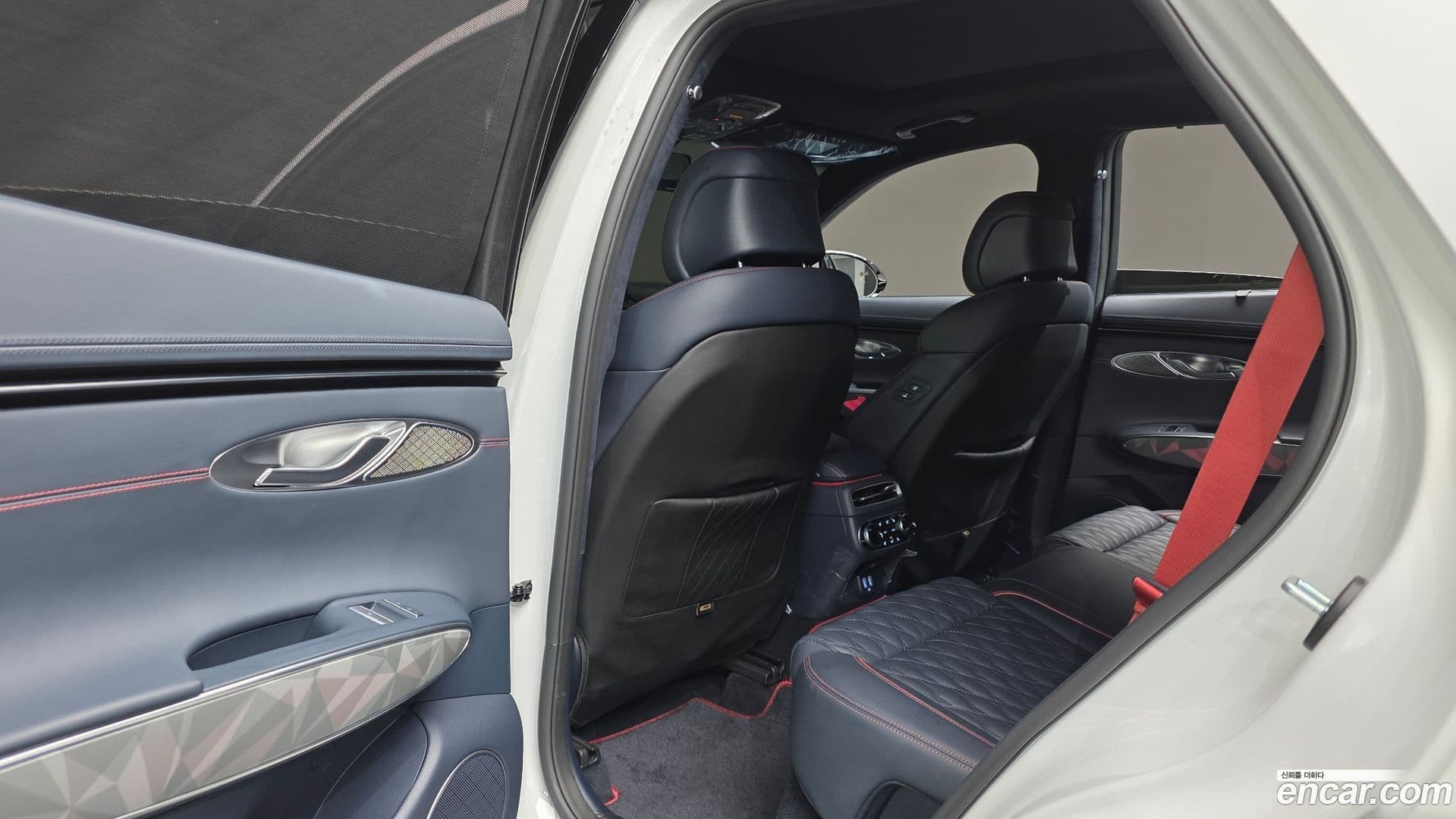 Main__Slider__Photo:GV70 Genesis 2023.9-17