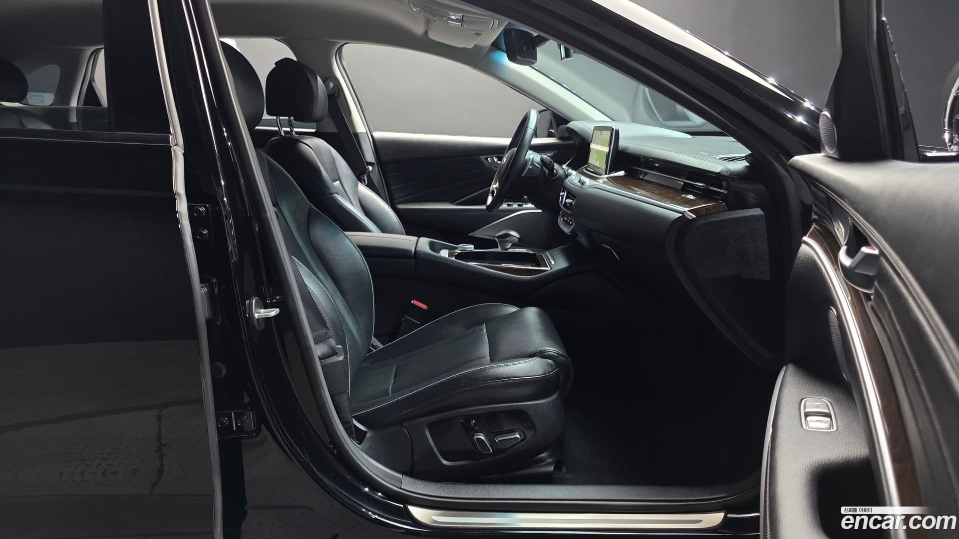 Main__Slider__Photo:K9 Kia 2020.4-9